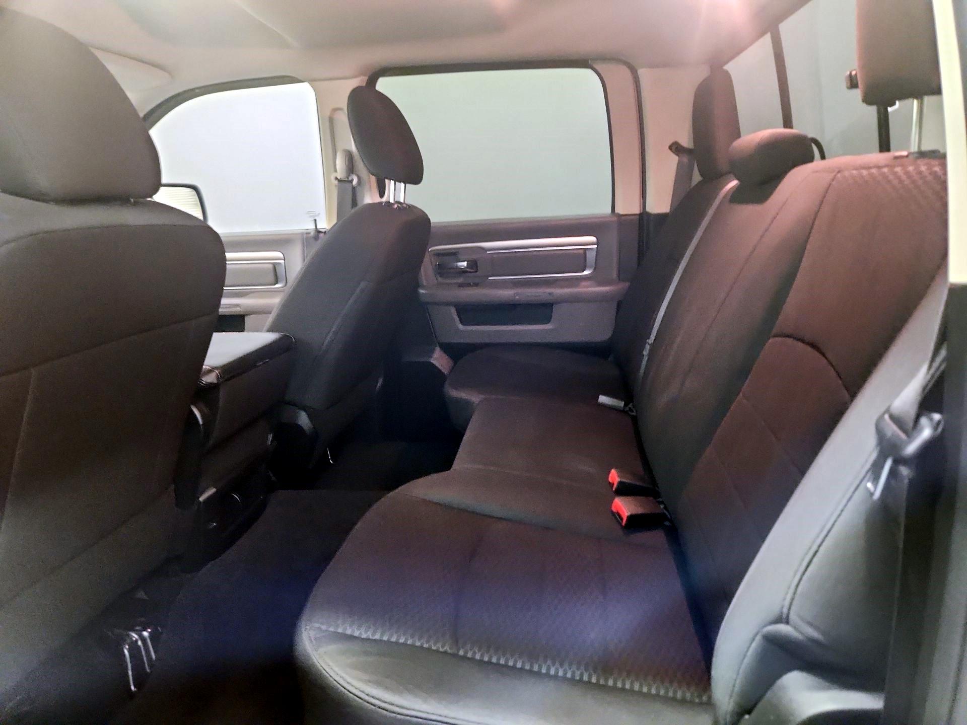 Thumbnail: 2019 RAM 1500 Classic - 19