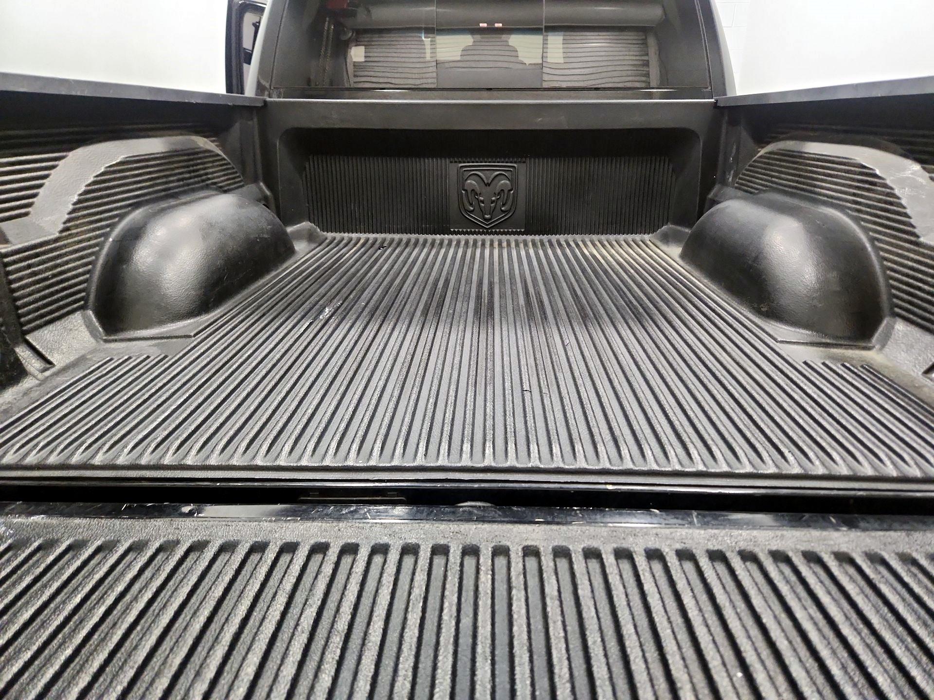 Thumbnail: 2019 RAM 1500 Classic - 20