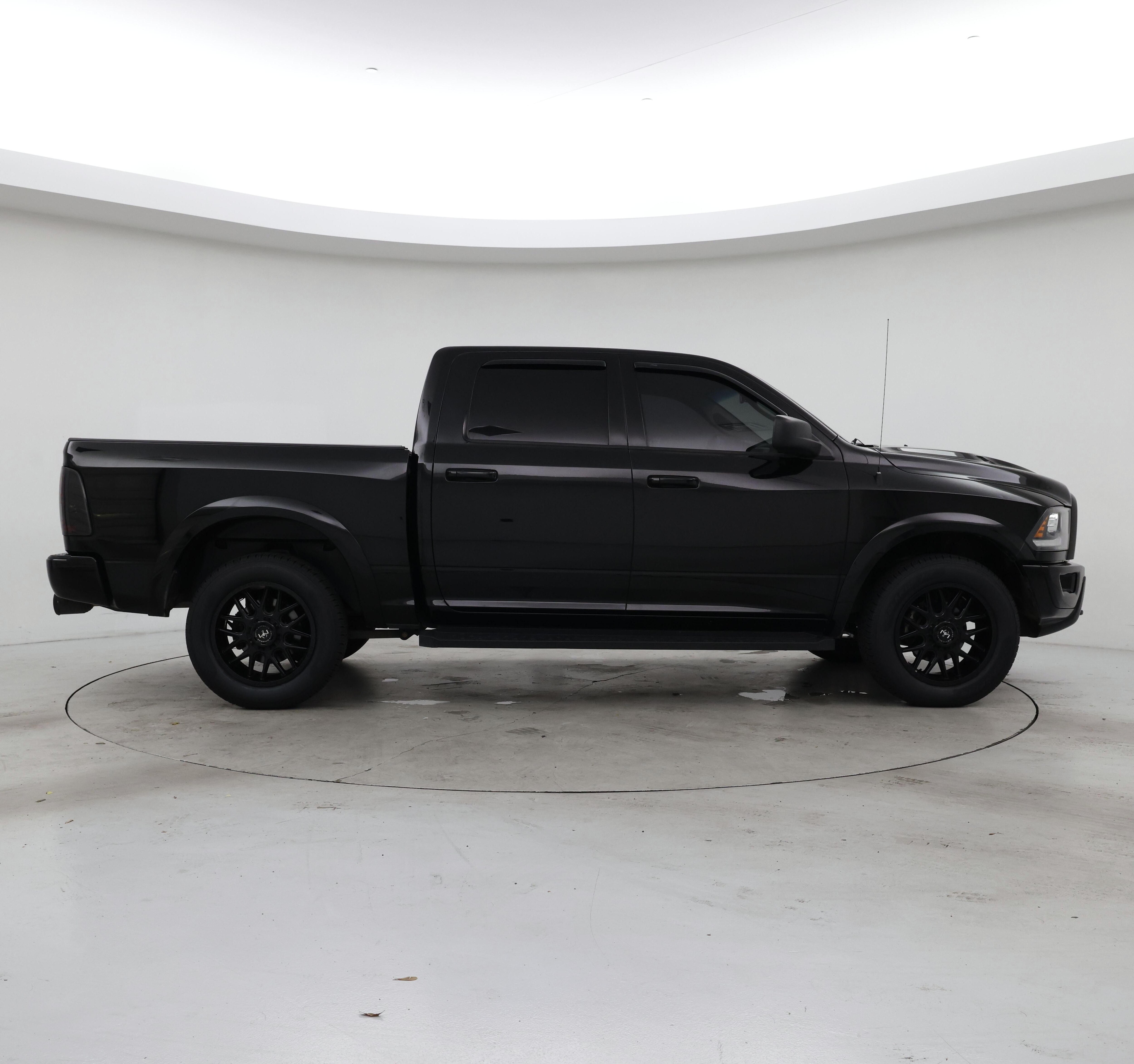 Thumbnail: 2019 RAM 1500 Classic - 7