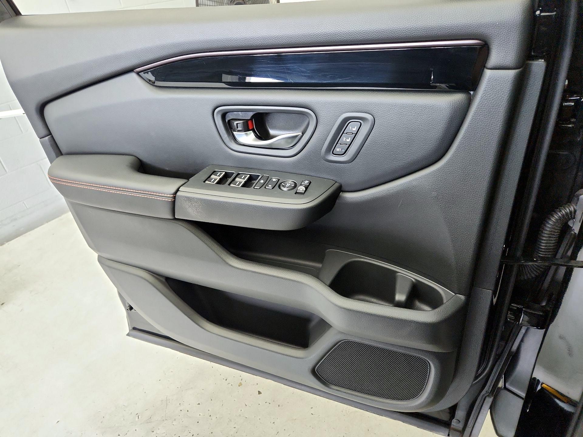 Thumbnail: 2023 Honda Pilot - 12