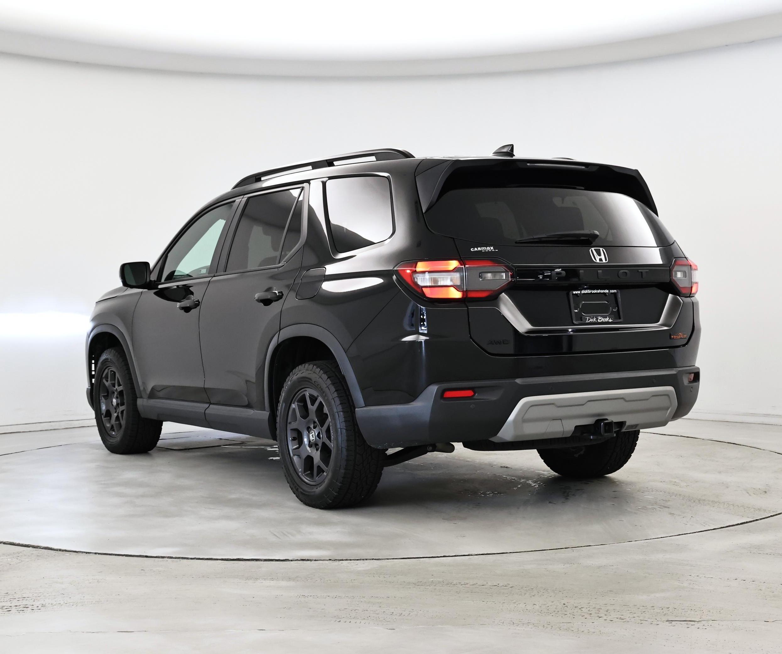 Thumbnail: 2023 Honda Pilot - 2