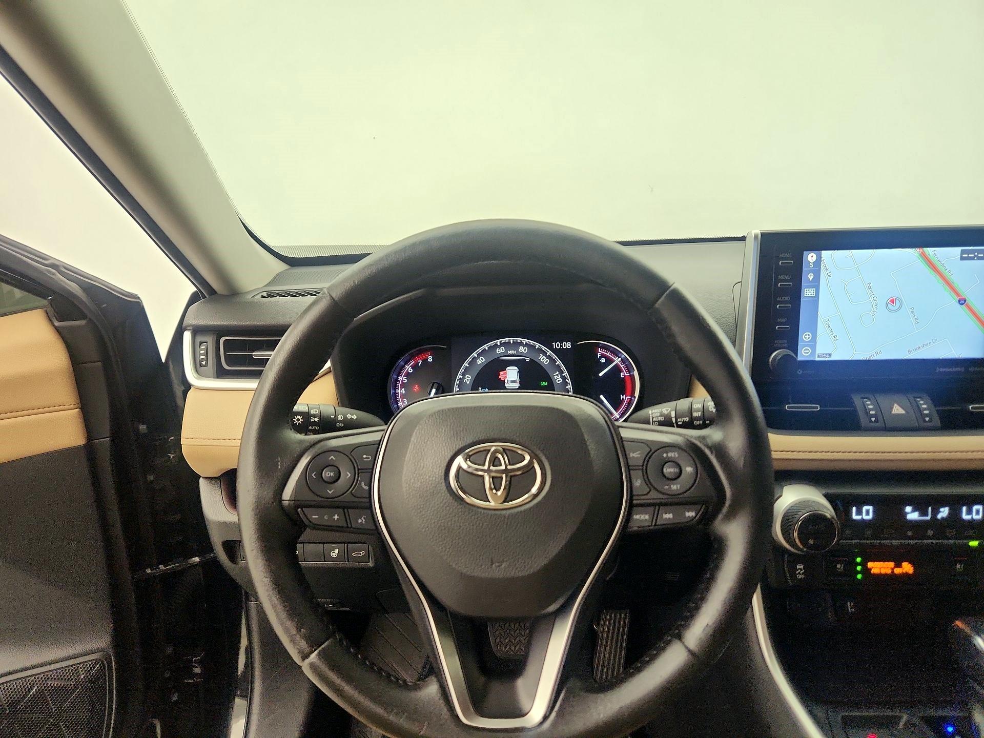 Thumbnail: 2019 Toyota RAV4 - 10