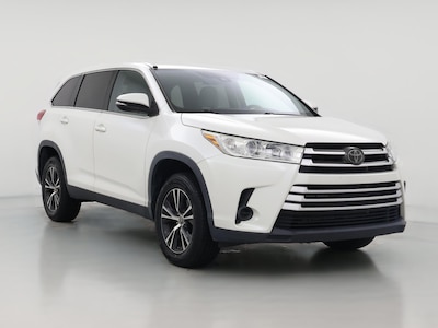 White 2019 Toyota Highlander LE