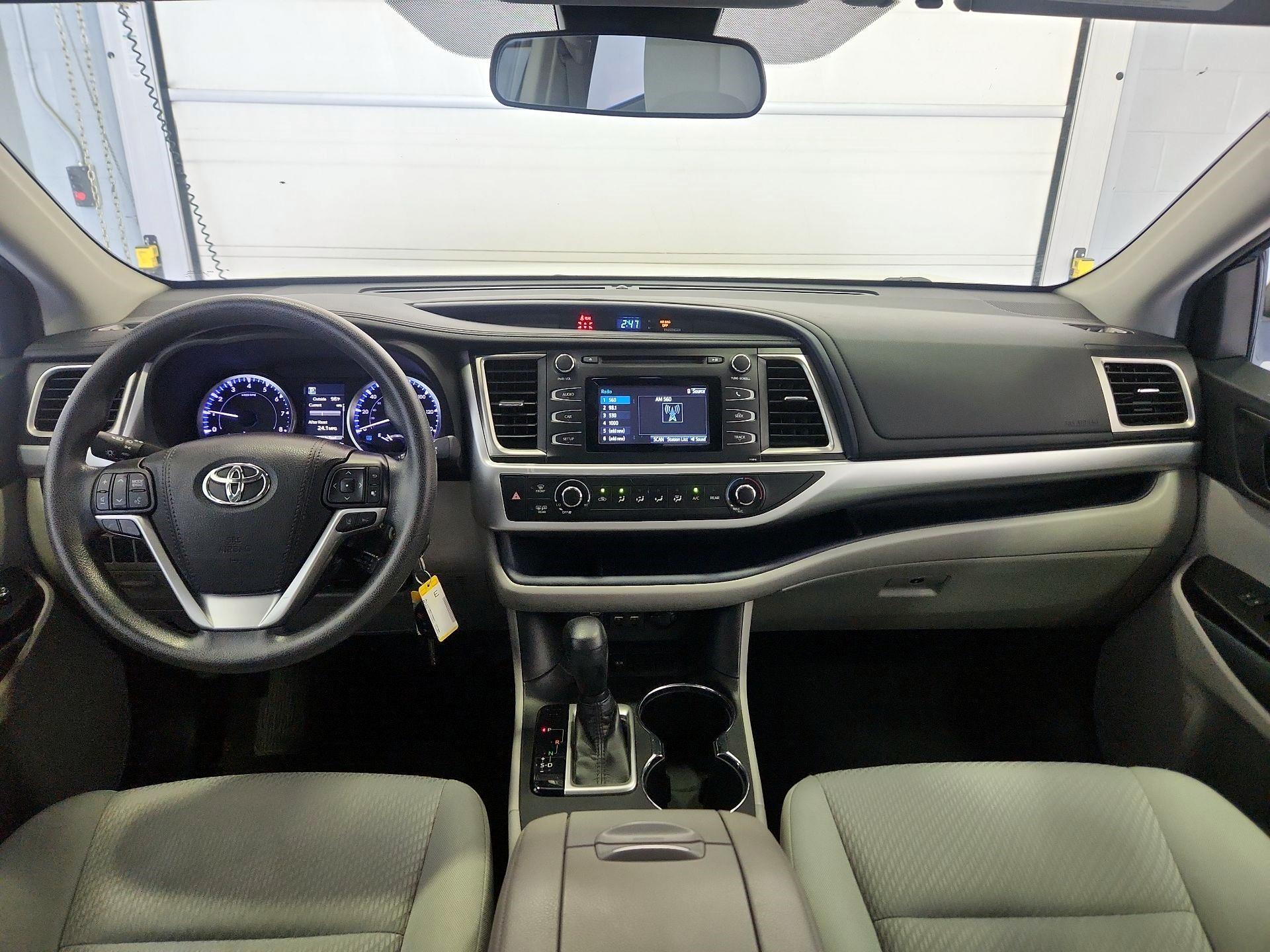 Thumbnail: 2019 Toyota Highlander - 9