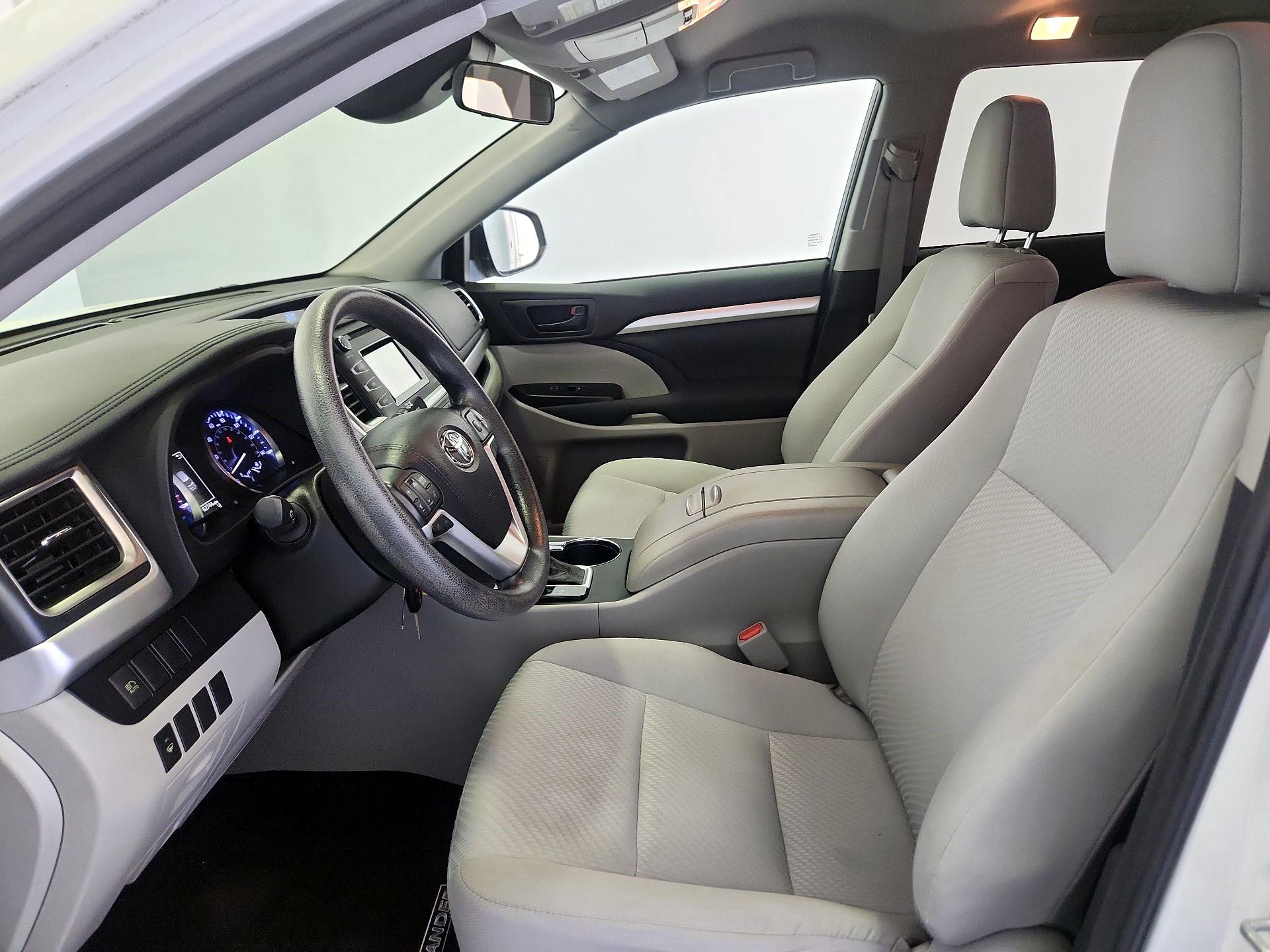 Thumbnail: 2019 Toyota Highlander - 11