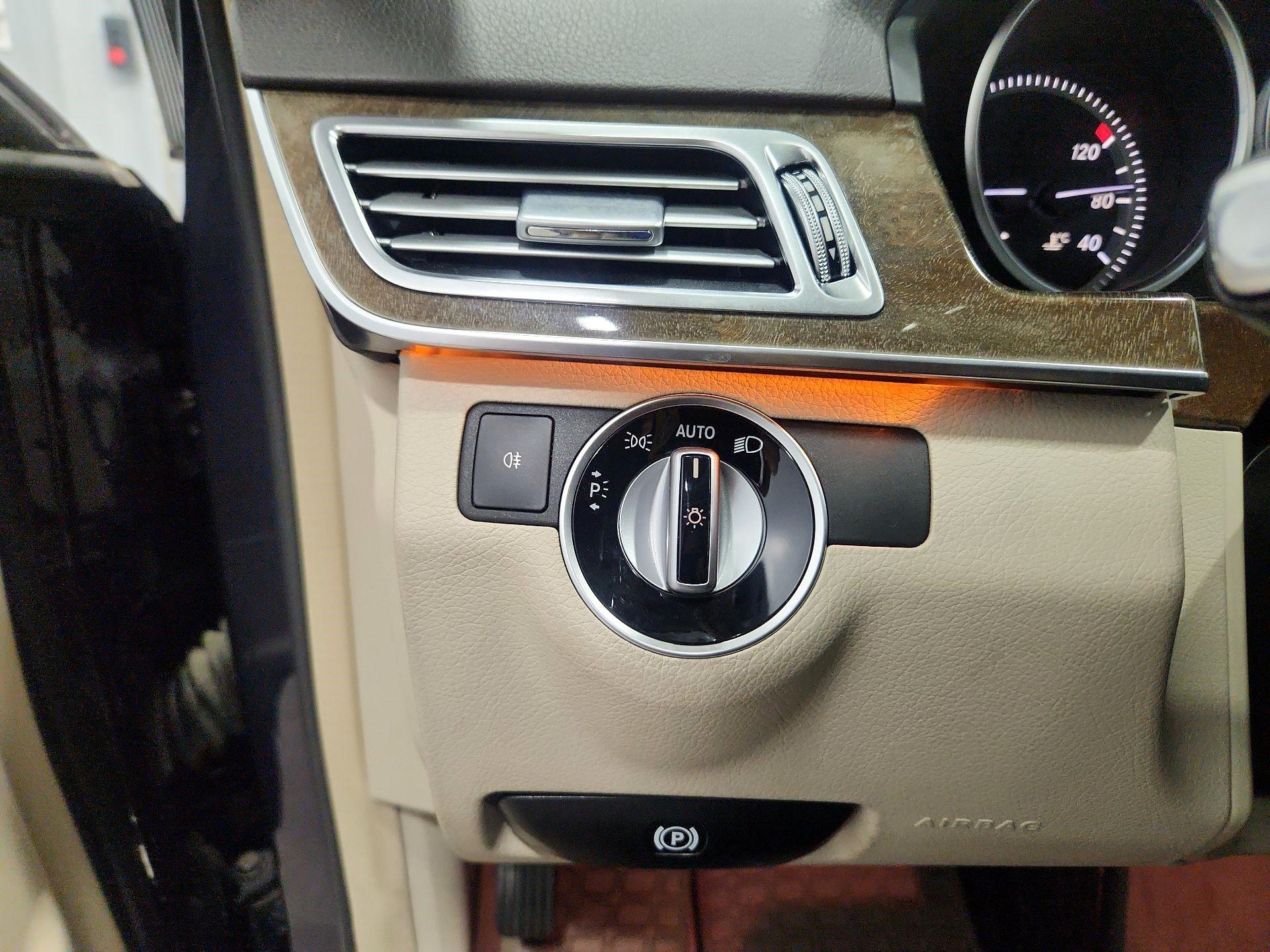 Thumbnail: 2014 Mercedes-Benz E-Class - 13