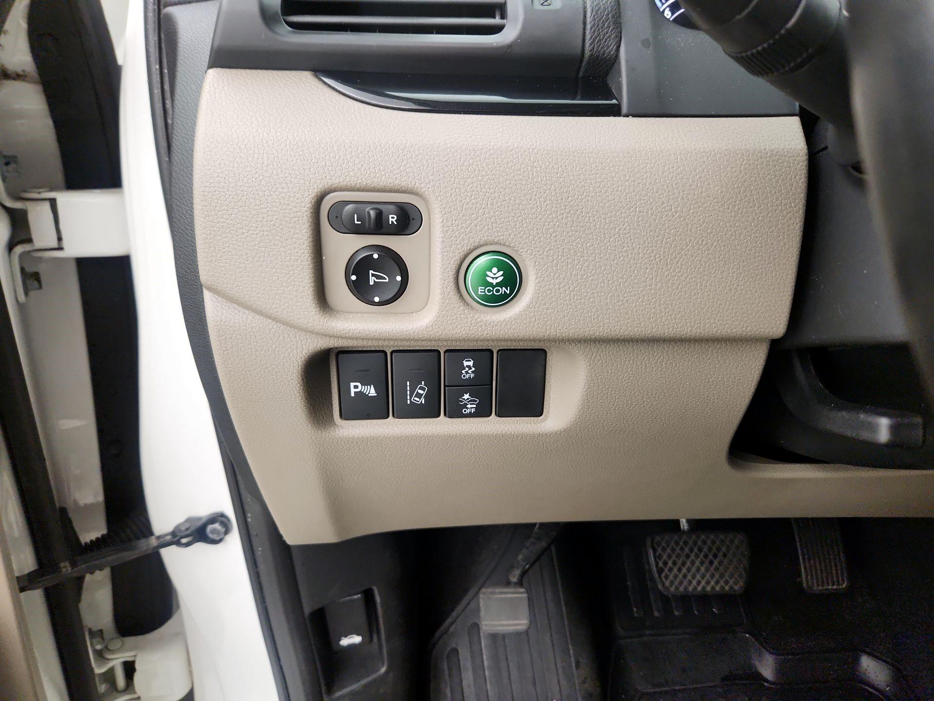 Thumbnail: 2016 Honda Pilot - 13