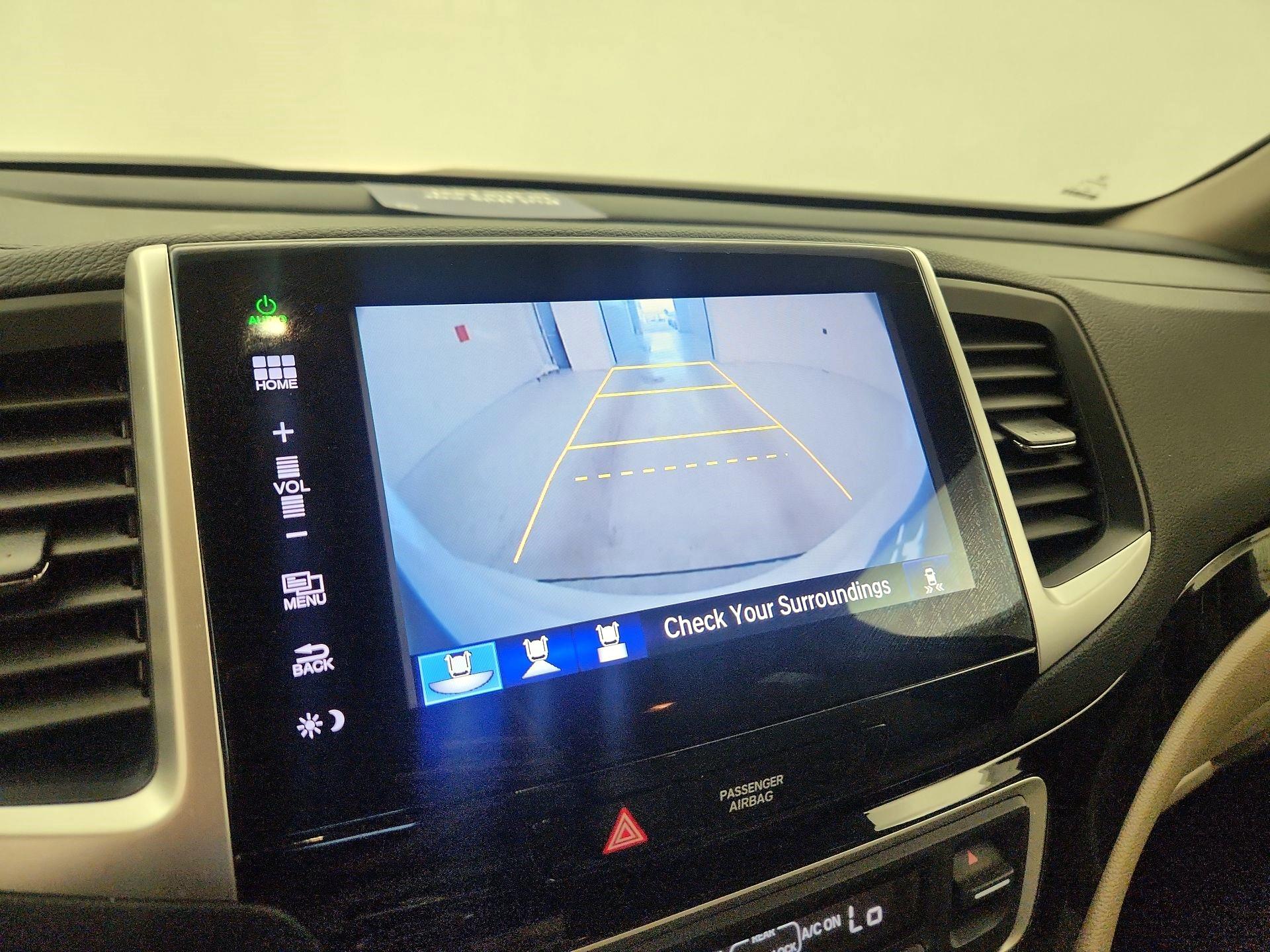 Thumbnail: 2016 Honda Pilot - 15