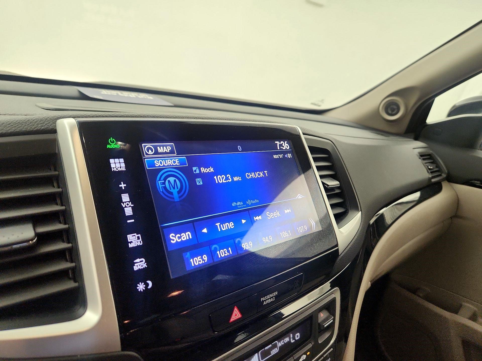 Thumbnail: 2016 Honda Pilot - 16