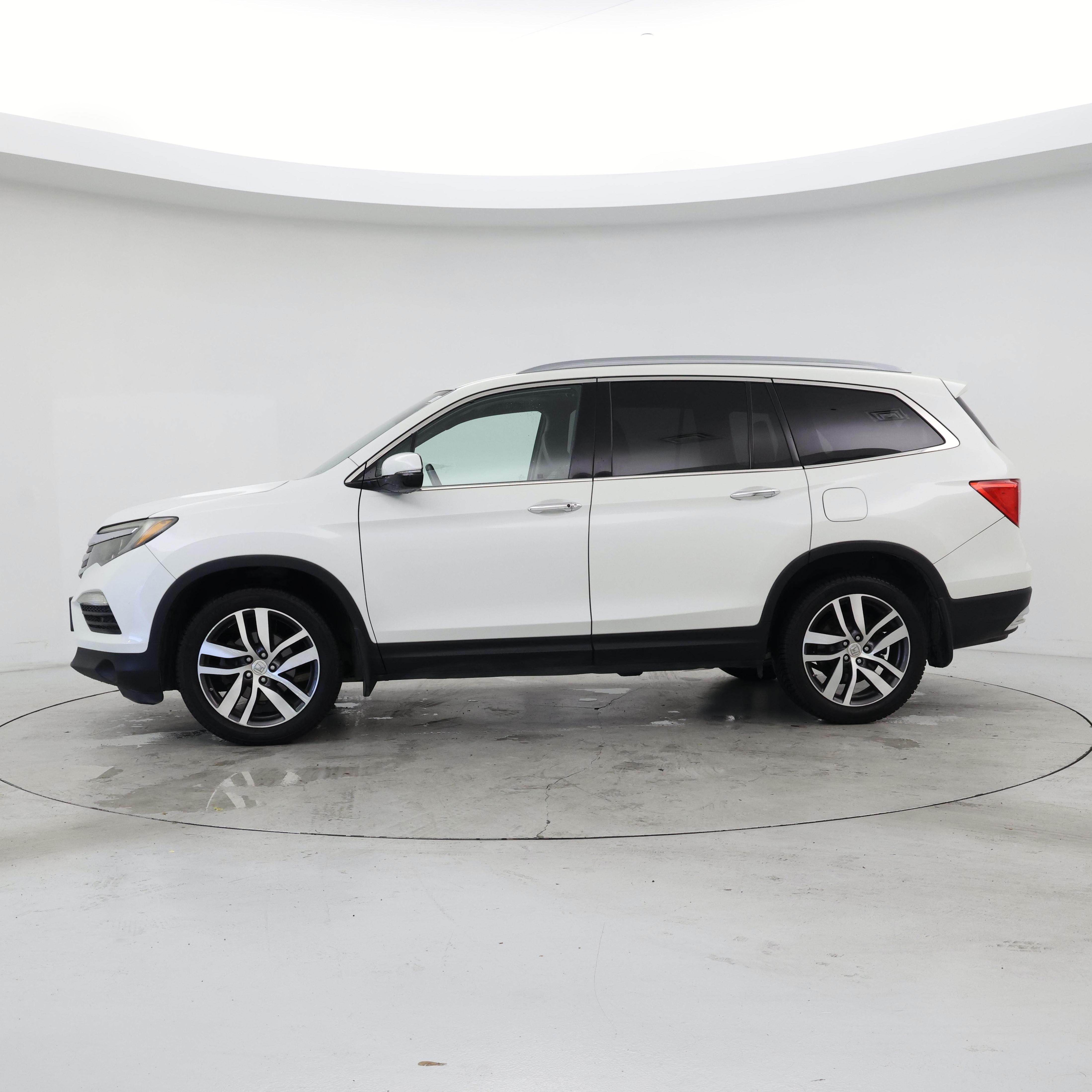 Thumbnail: 2016 Honda Pilot - 3