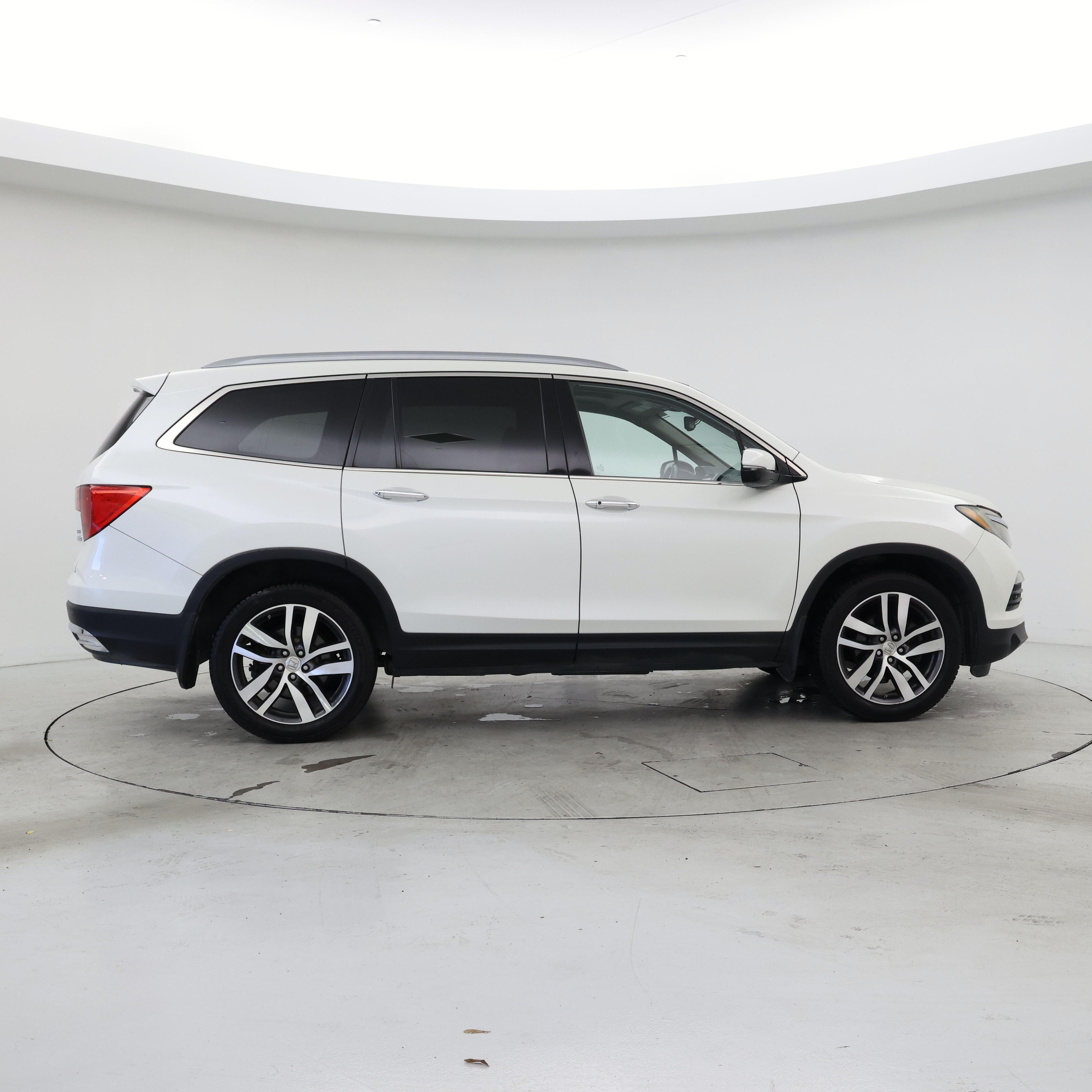 Thumbnail: 2016 Honda Pilot - 7