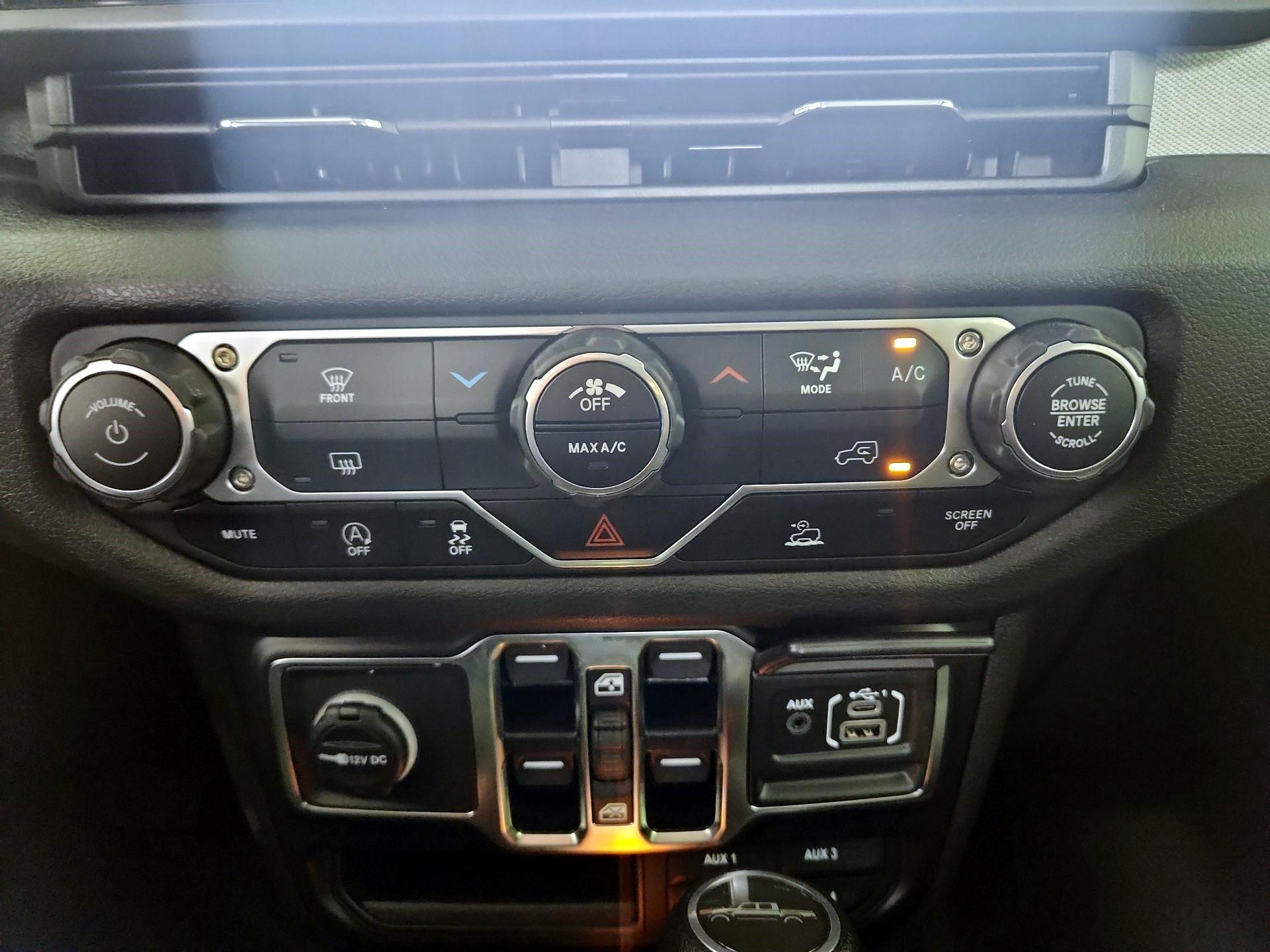 Thumbnail: 2024 Jeep Gladiator - 16