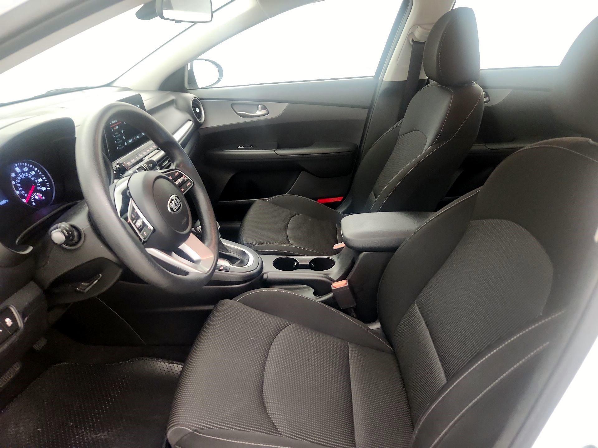 Thumbnail: 2021 Kia Forte - 11