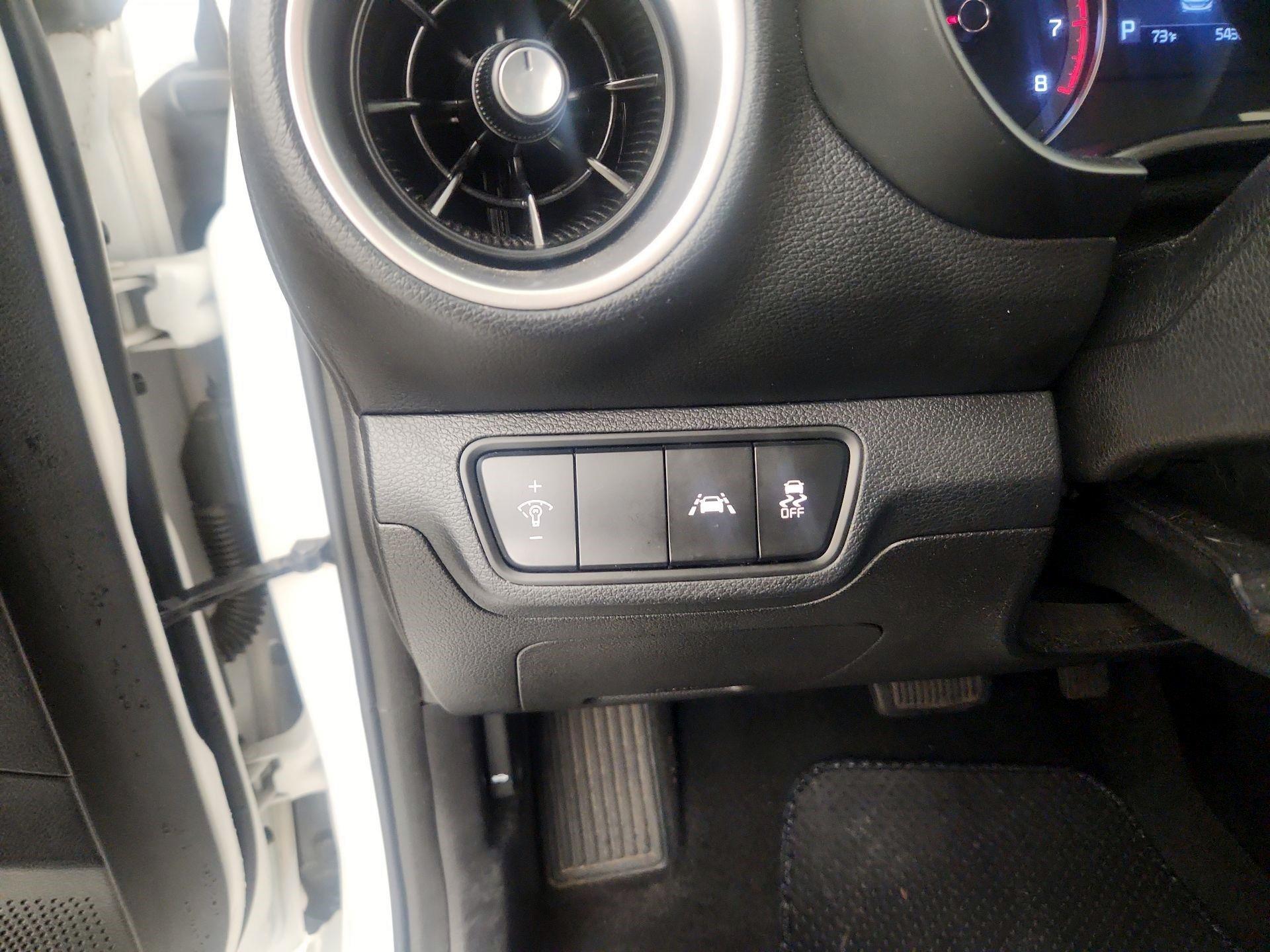 Thumbnail: 2021 Kia Forte - 13