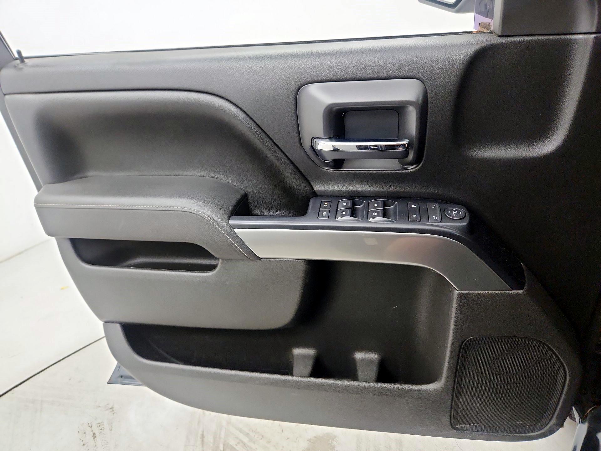 Thumbnail: 2017 Chevrolet Silverado 1500 - 12