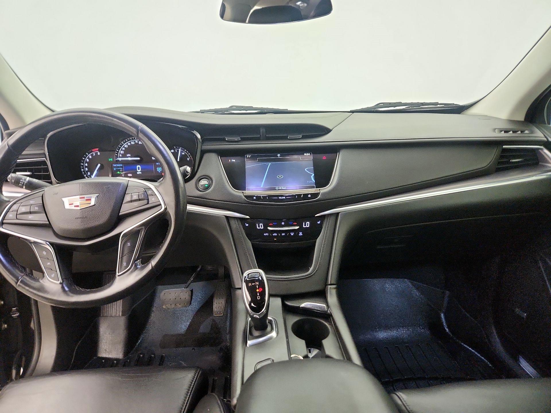 Thumbnail: 2017 Cadillac XT5 - 9