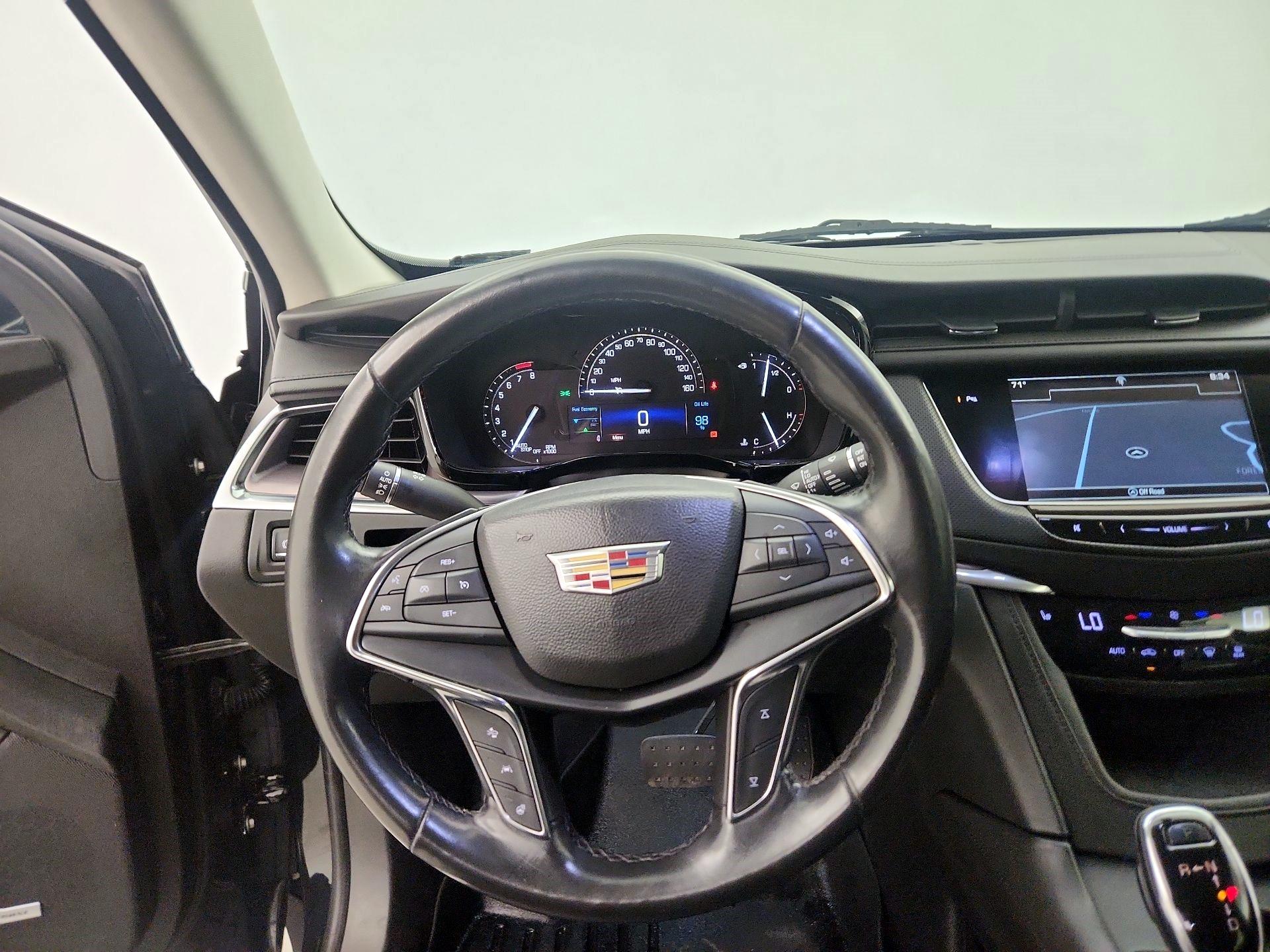 Thumbnail: 2017 Cadillac XT5 - 10
