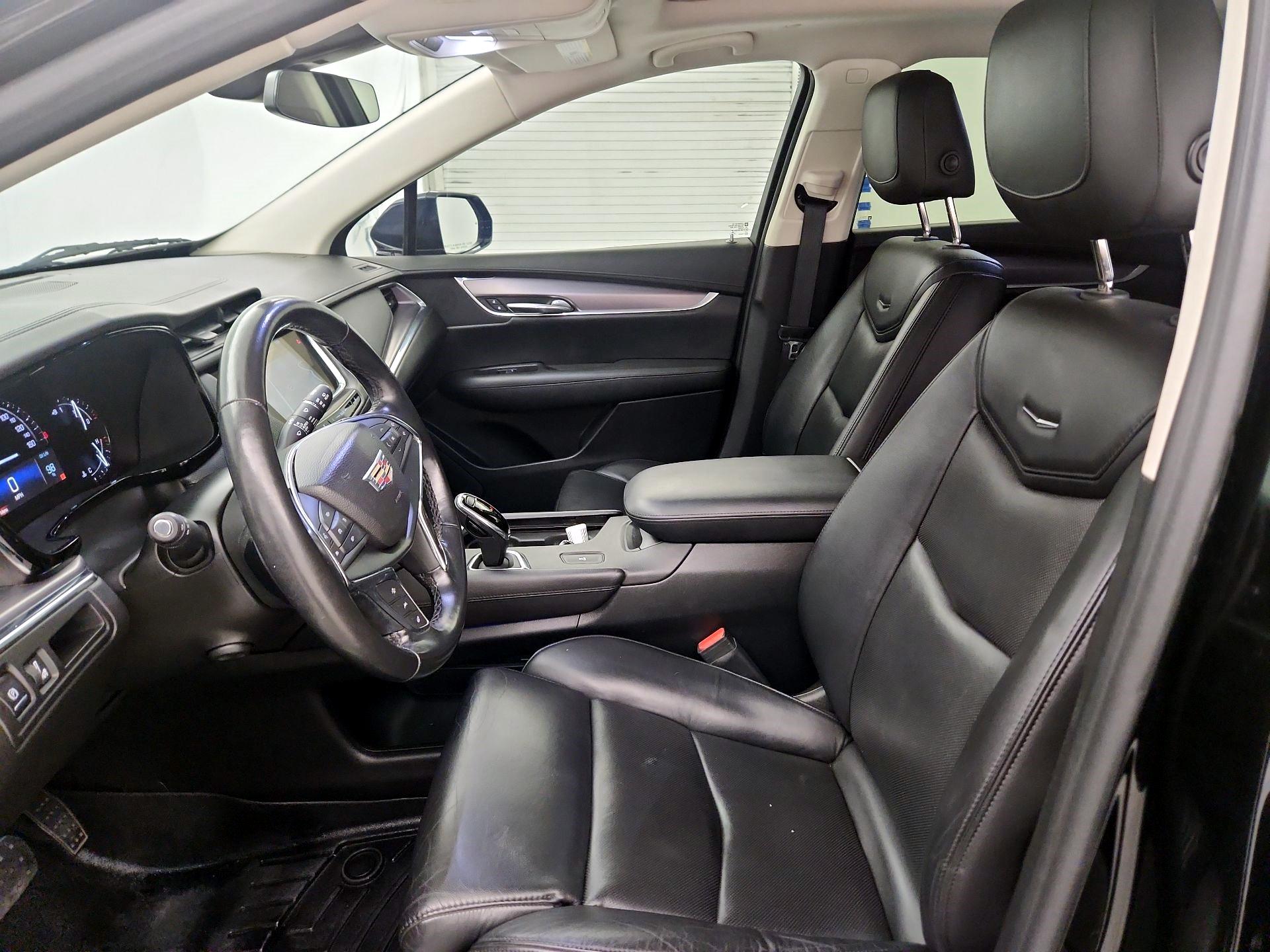Thumbnail: 2017 Cadillac XT5 - 11