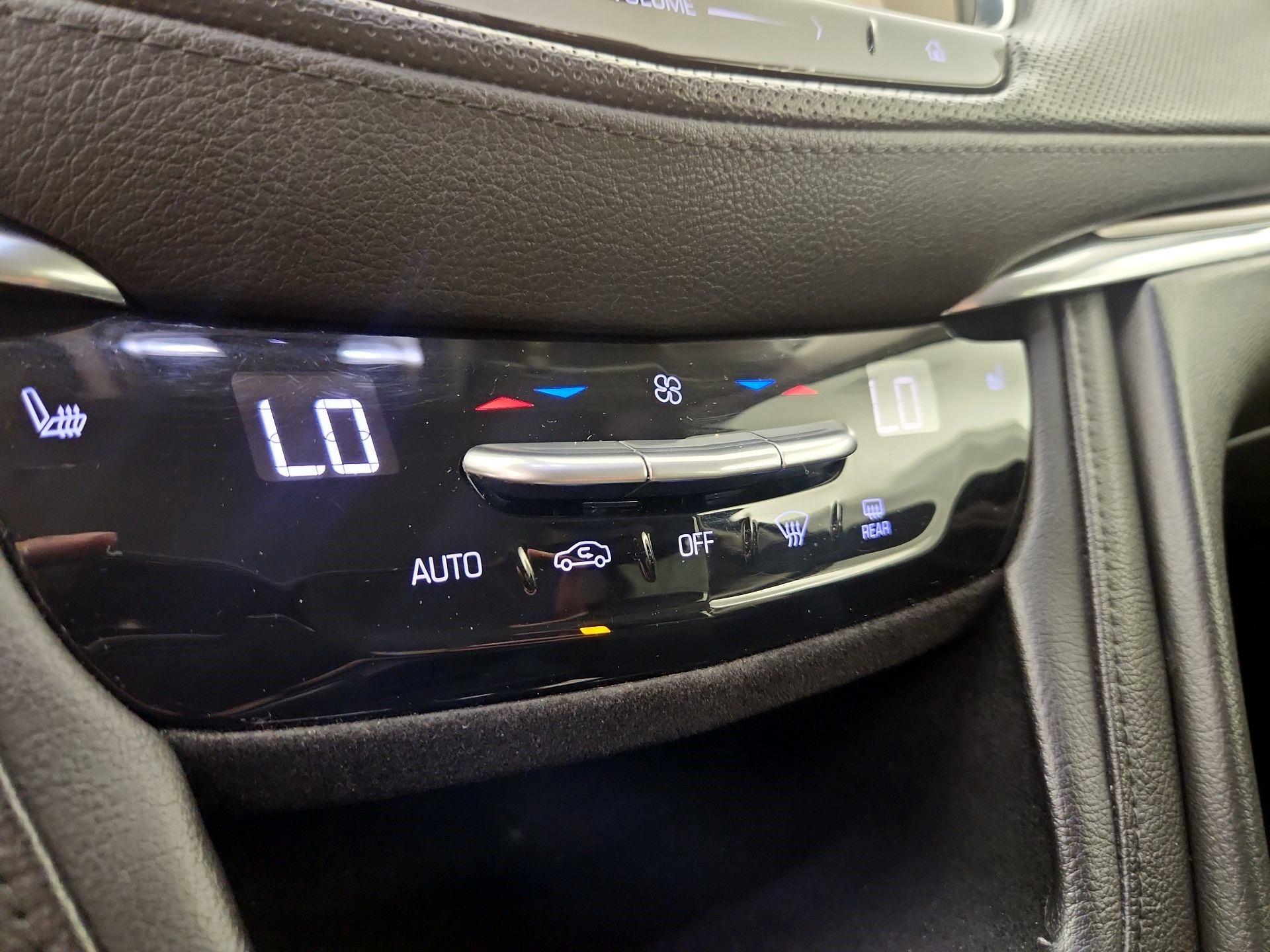 Thumbnail: 2017 Cadillac XT5 - 17