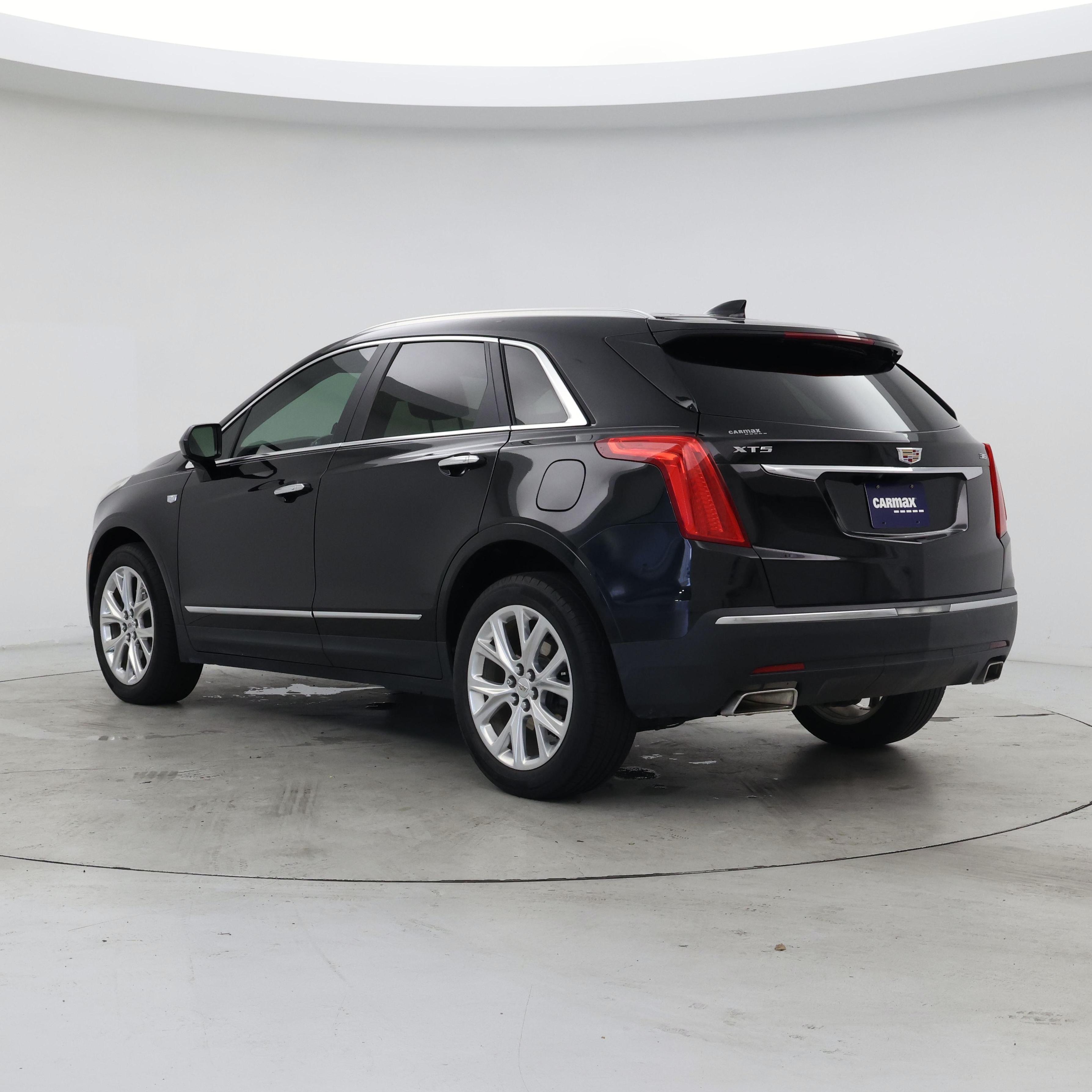 Thumbnail: 2017 Cadillac XT5 - 2