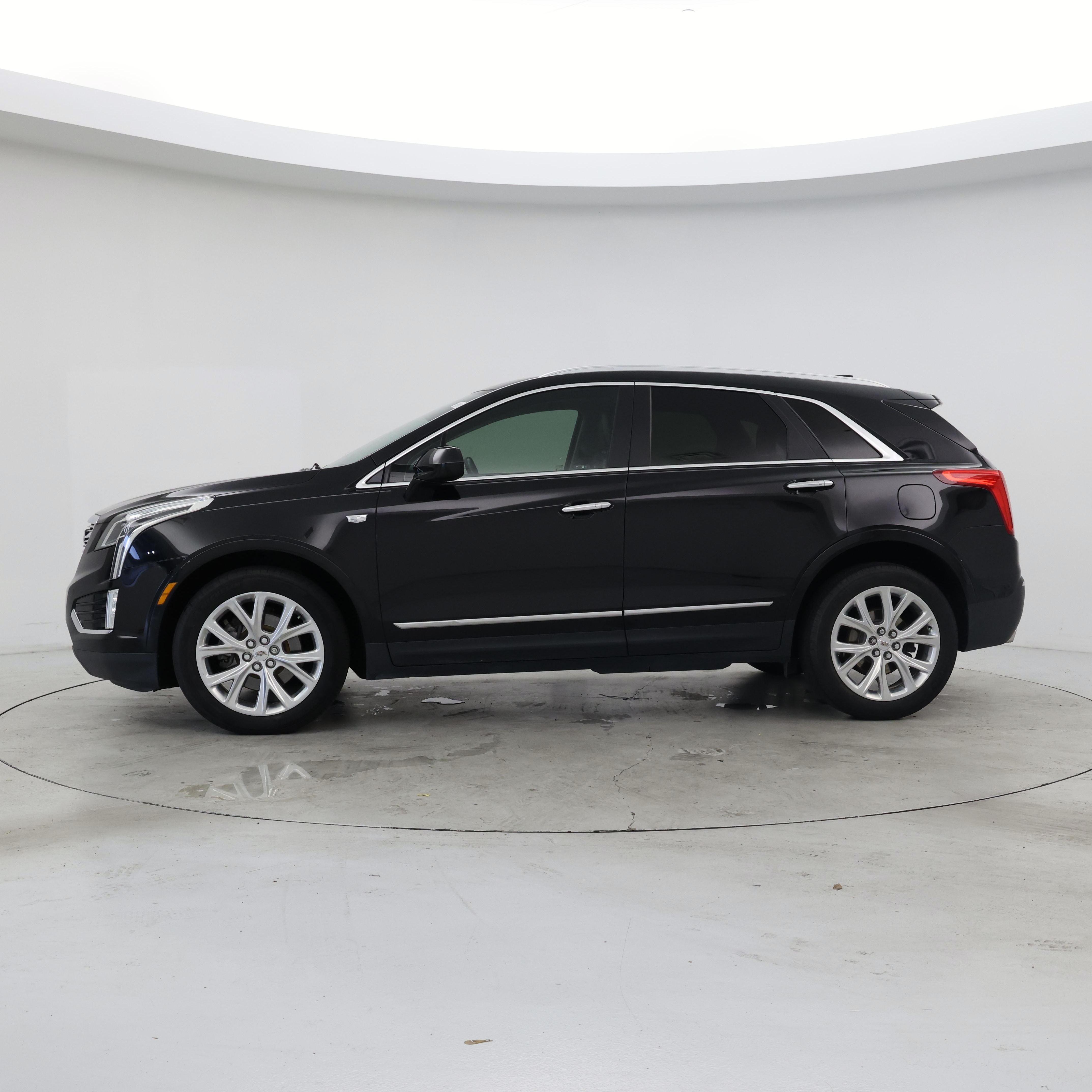 Thumbnail: 2017 Cadillac XT5 - 3