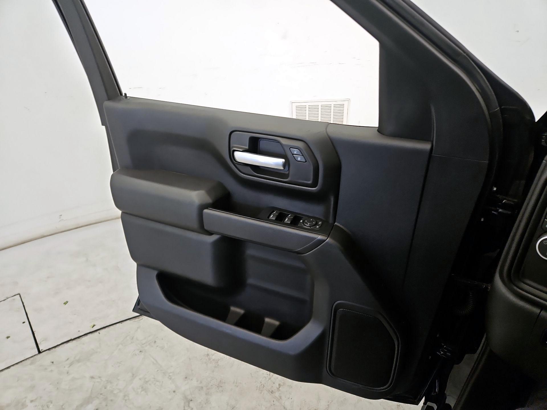 Thumbnail: 2019 Chevrolet Silverado 1500 - 12