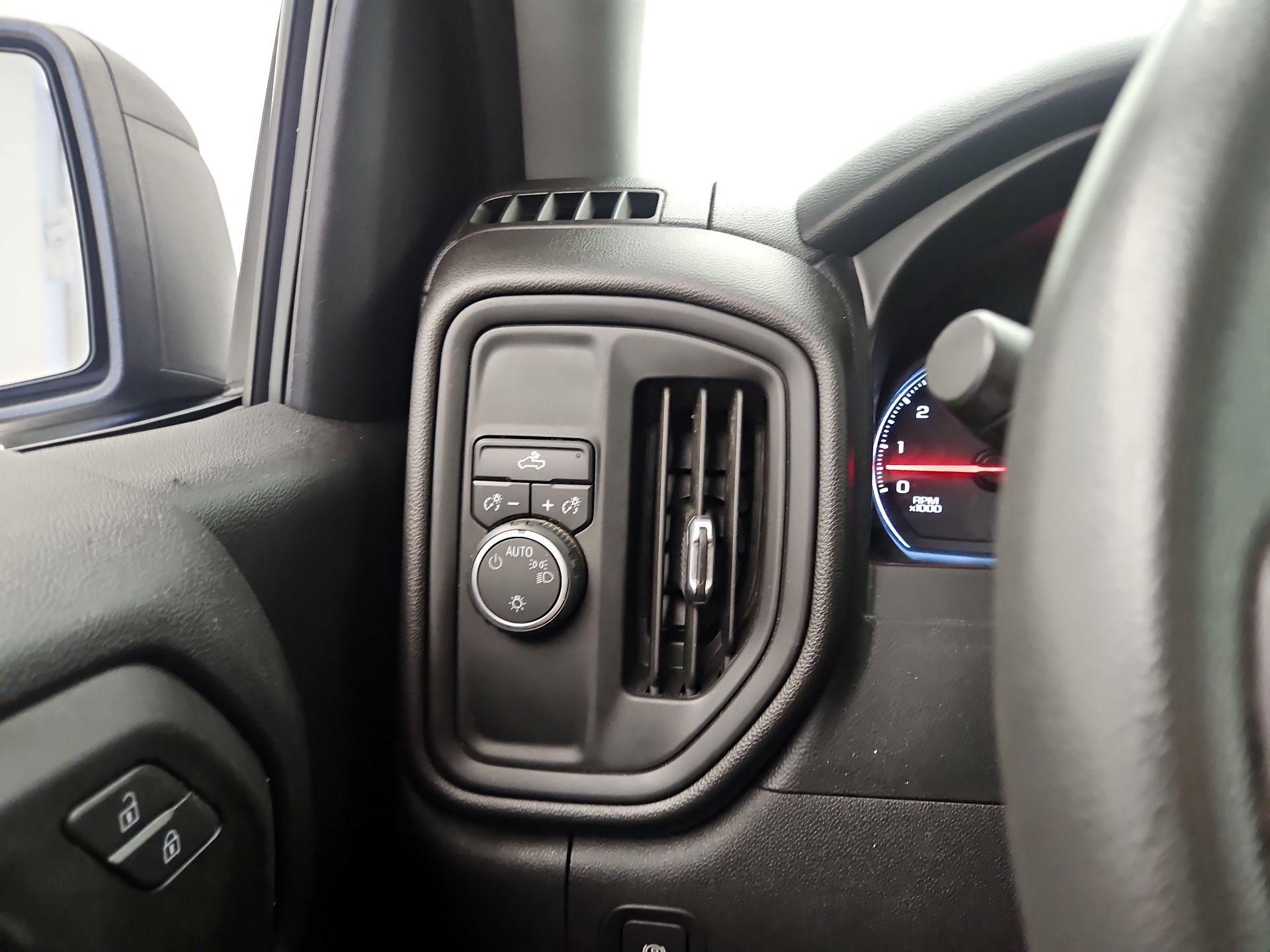 Thumbnail: 2019 Chevrolet Silverado 1500 - 13