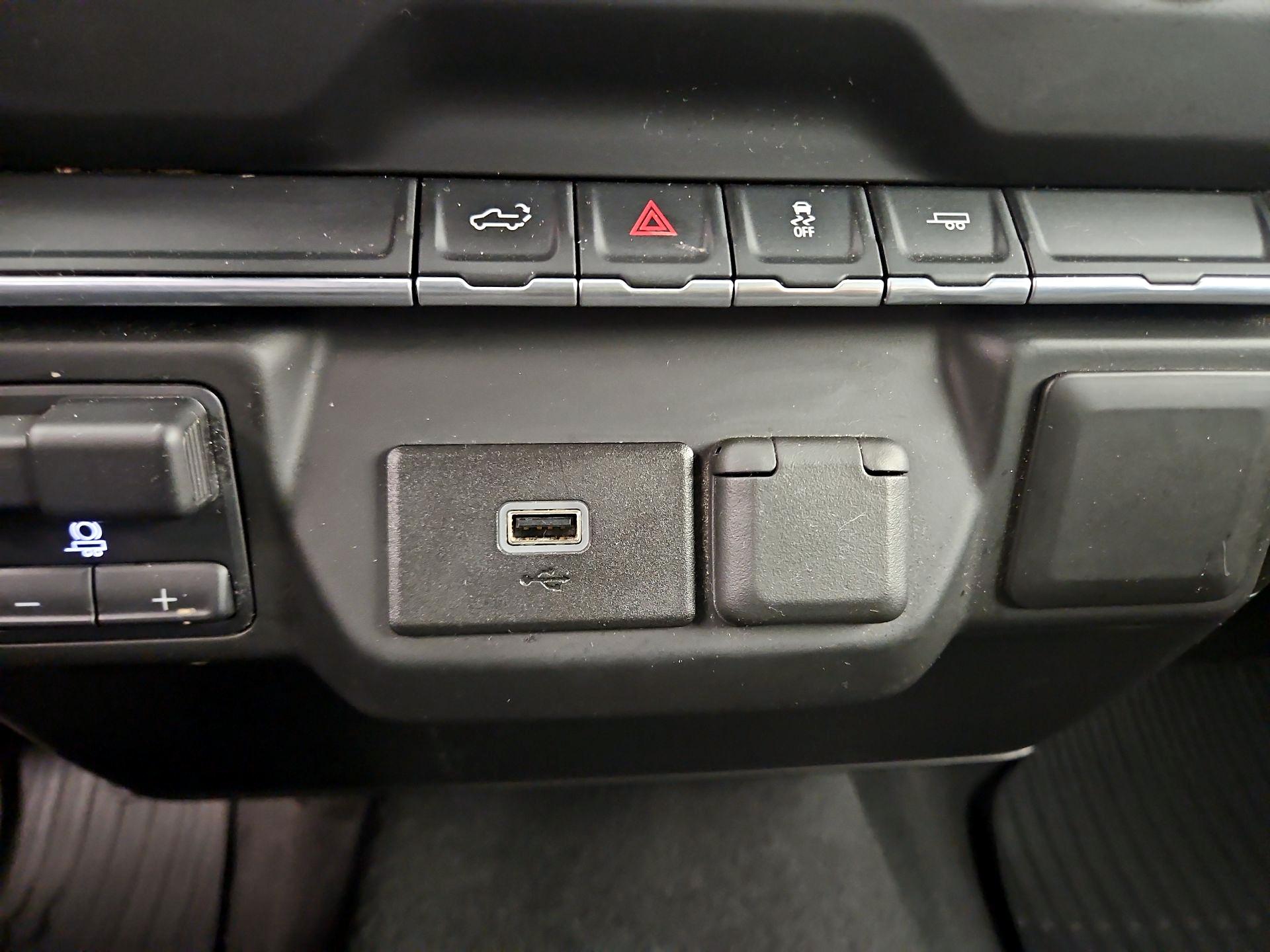 Thumbnail: 2019 Chevrolet Silverado 1500 - 19