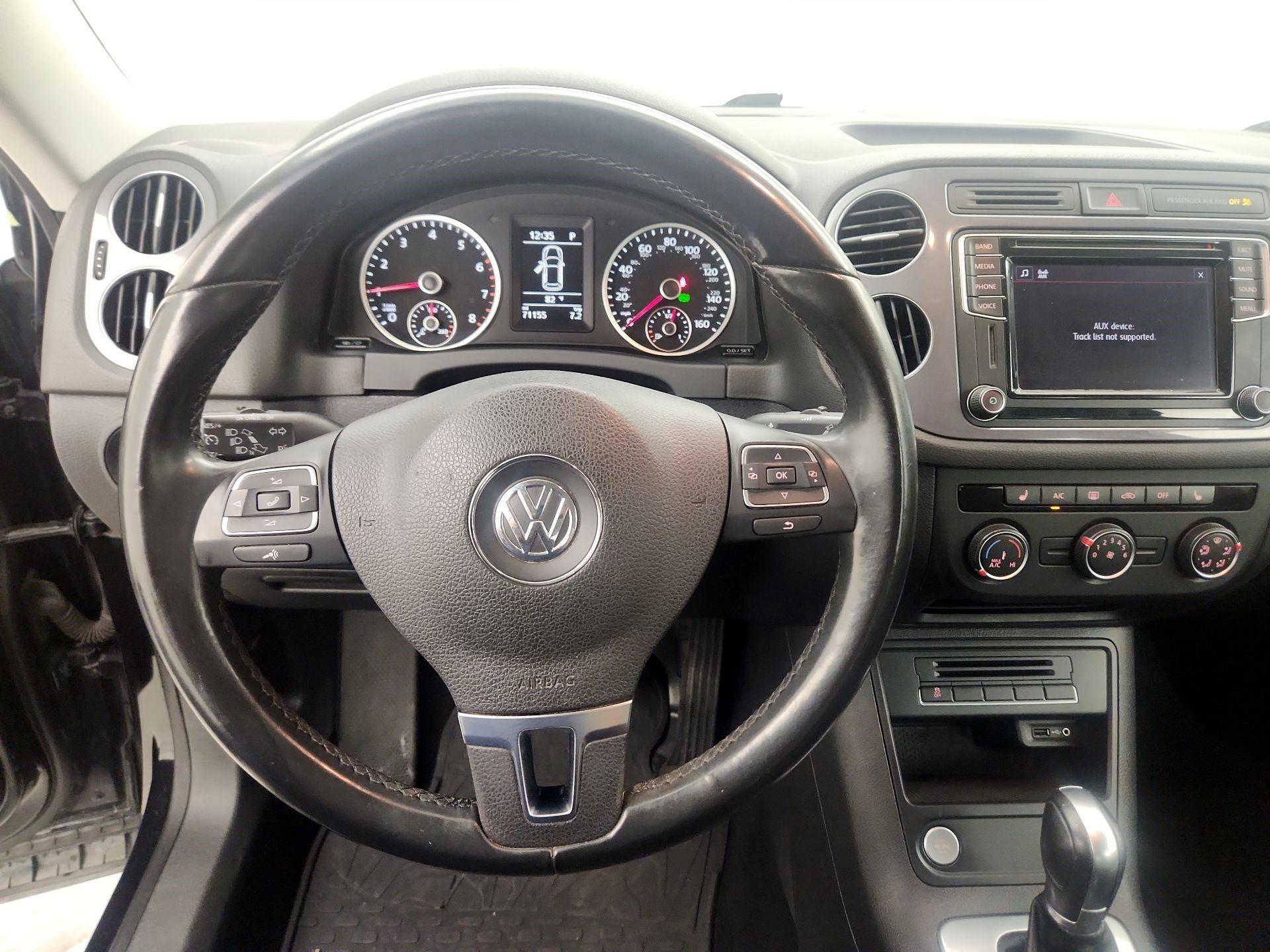Thumbnail: 2017 Volkswagen Tiguan - 9
