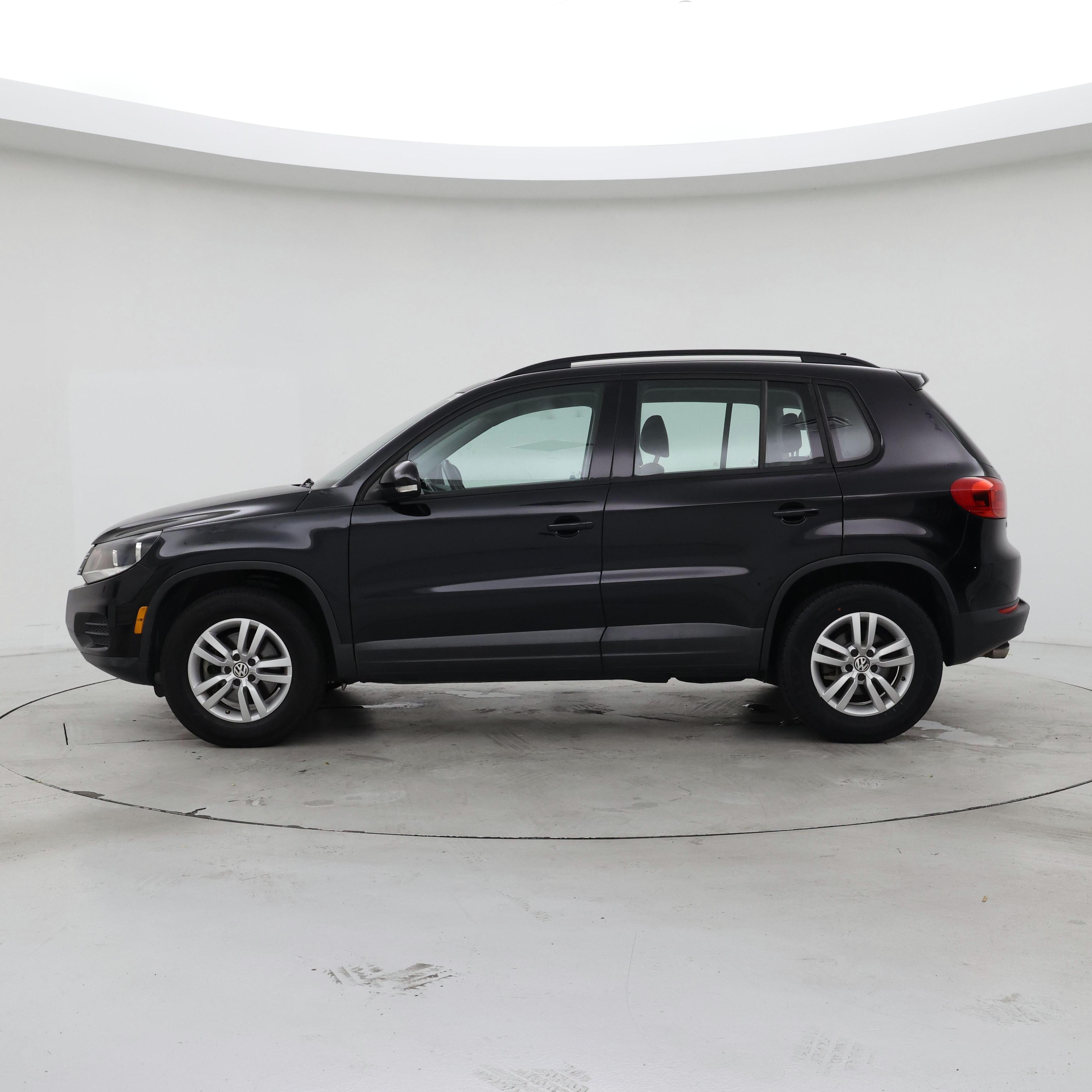 Thumbnail: 2017 Volkswagen Tiguan - 3