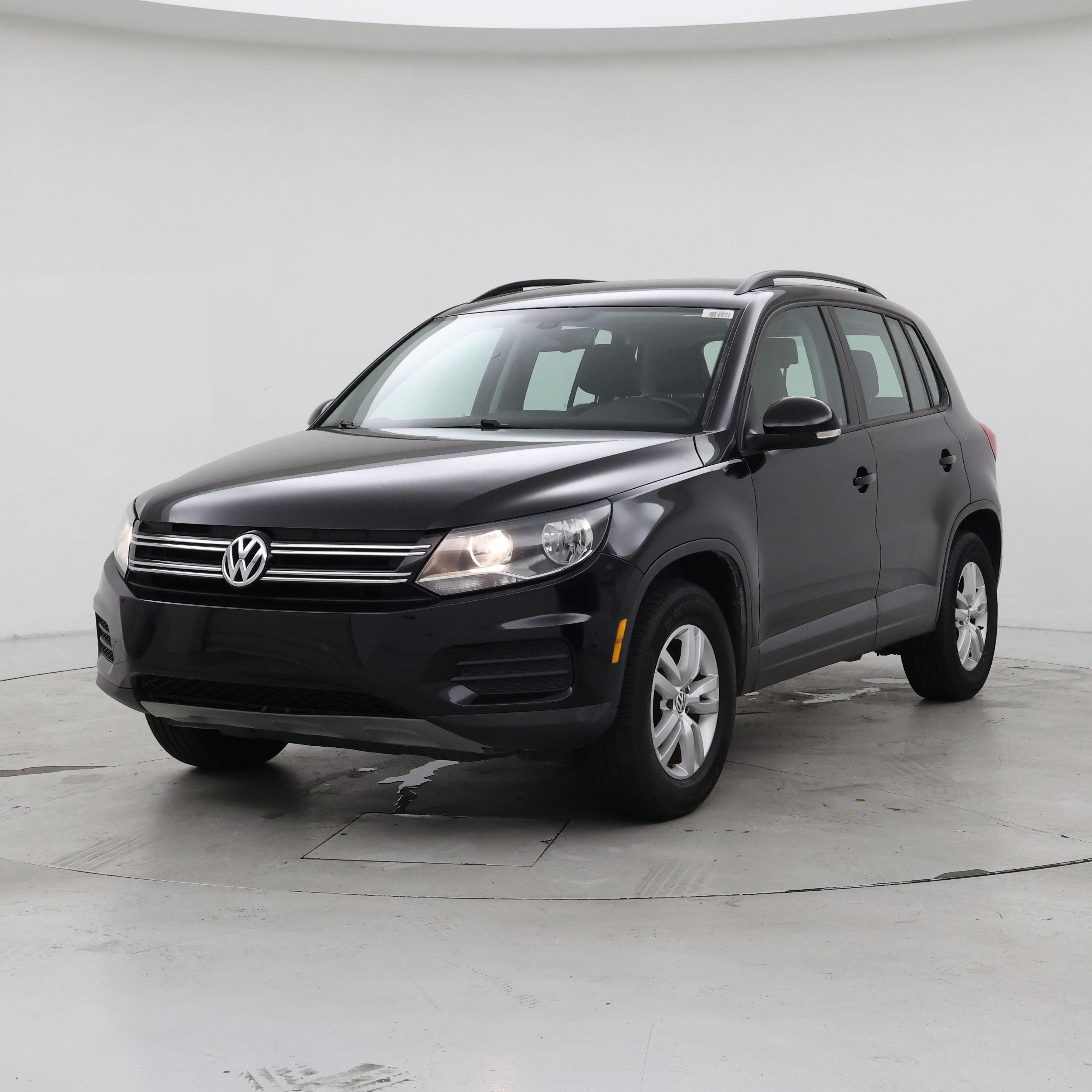 Thumbnail: 2017 Volkswagen Tiguan - 4