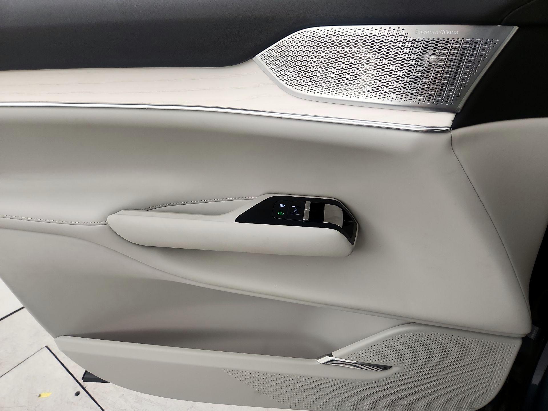Thumbnail: 2025 Volvo EX90 - 12