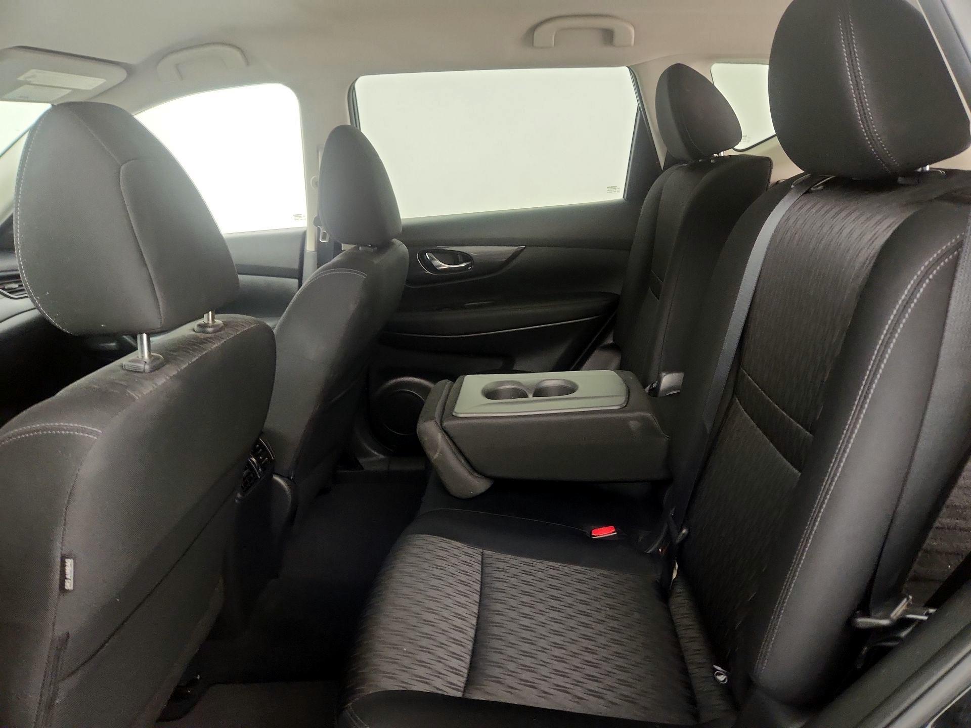 Thumbnail: 2018 Nissan Rogue - 16