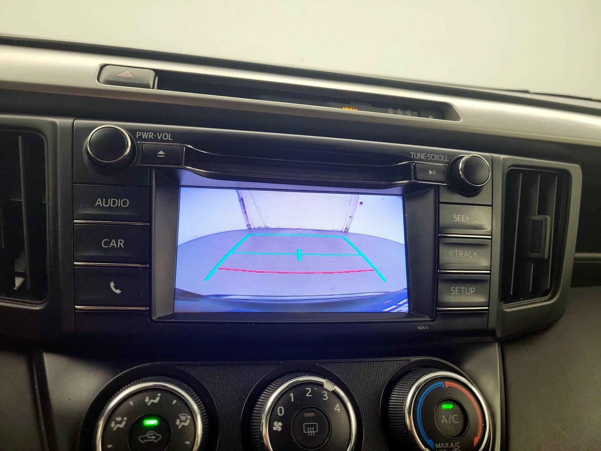 Thumbnail: 2018 Toyota RAV4 - 12