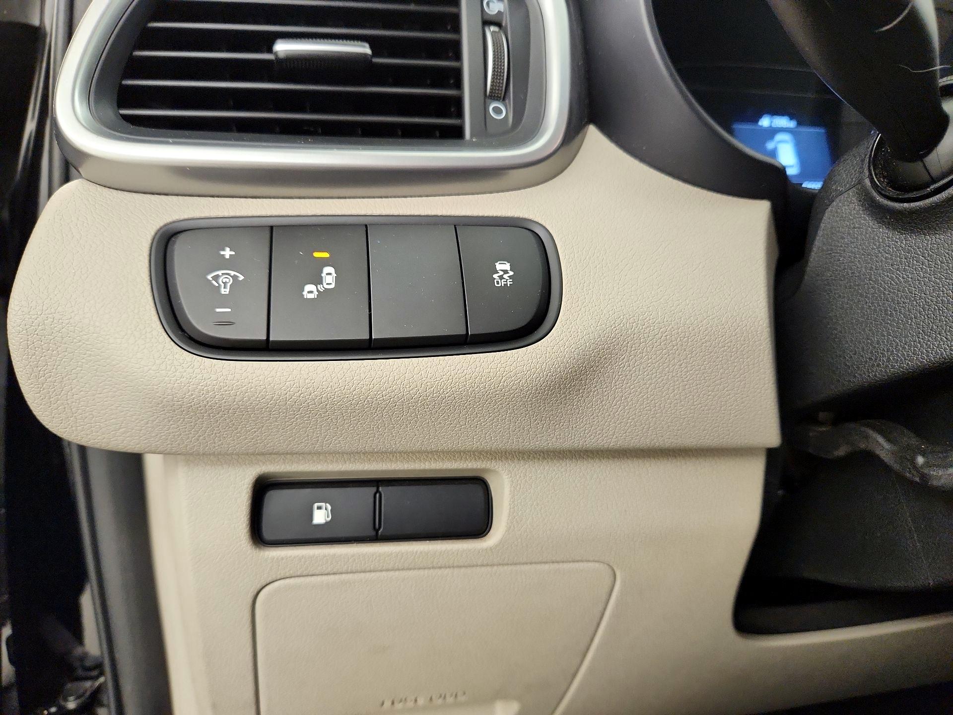 Thumbnail: 2019 Kia Sorento - 13