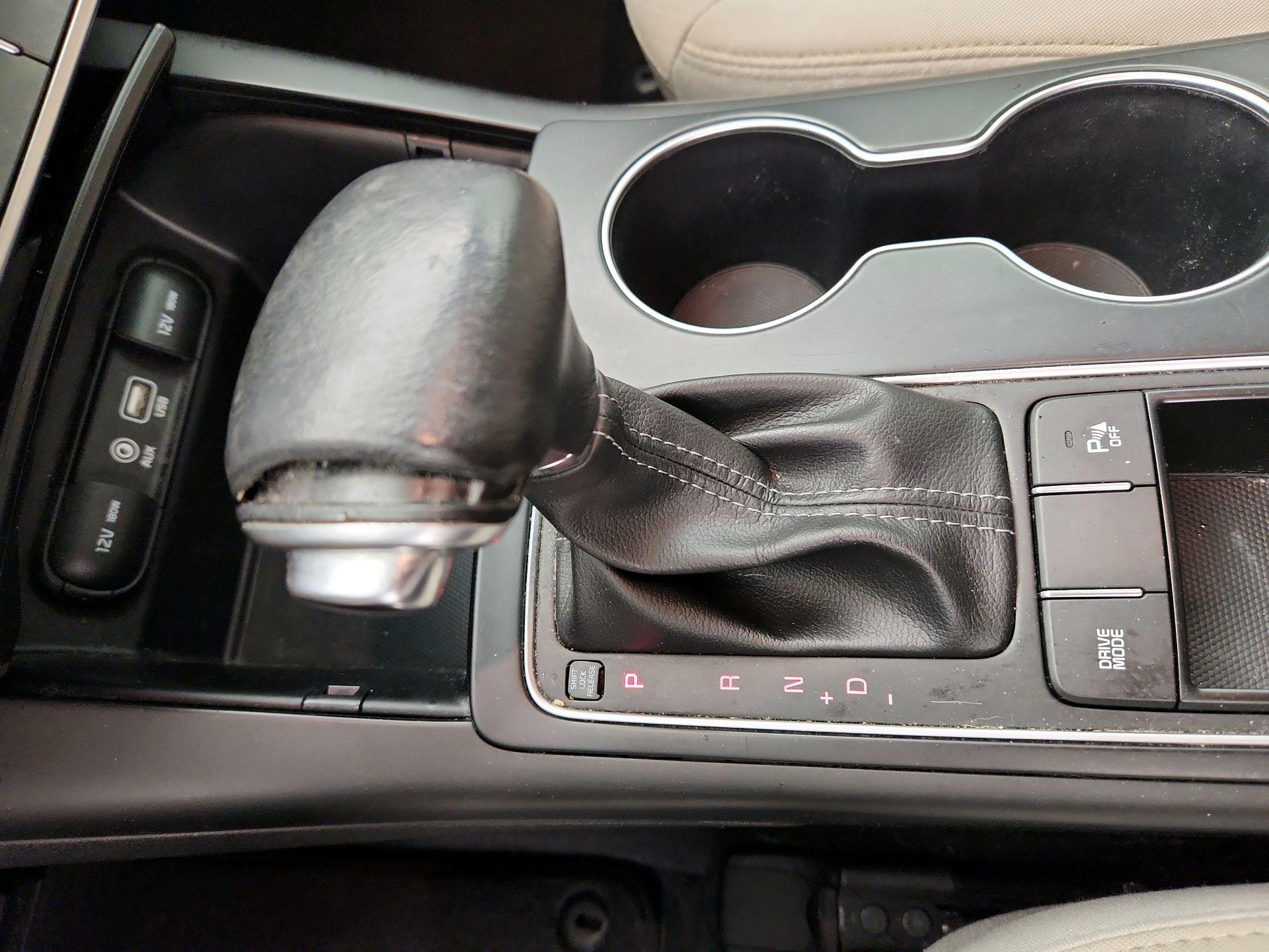 Thumbnail: 2019 Kia Sorento - 17