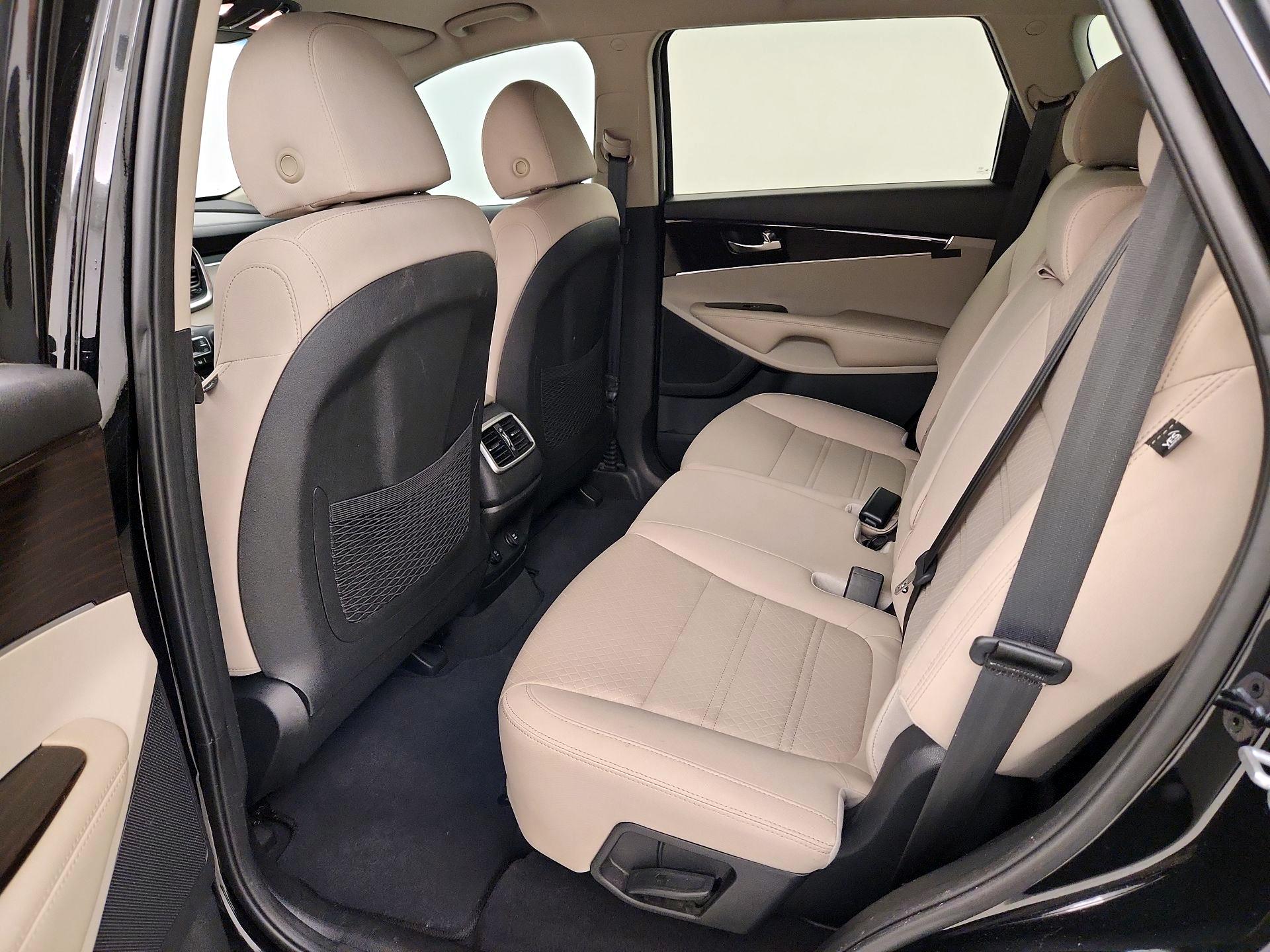 Thumbnail: 2019 Kia Sorento - 19