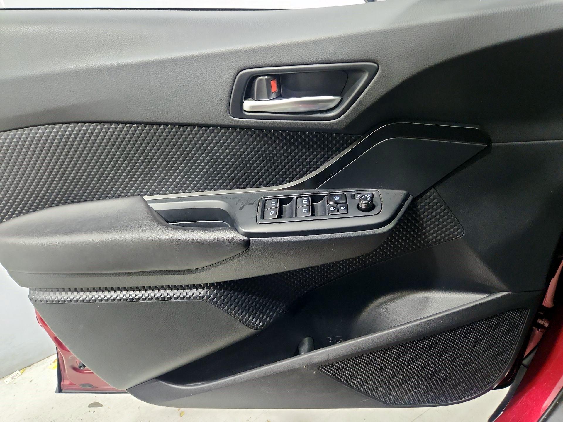 Thumbnail: 2018 Toyota C-HR - 12