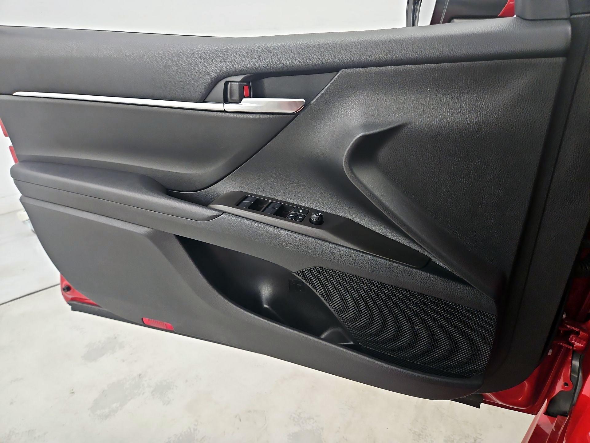 Thumbnail: 2022 Toyota Camry - 12