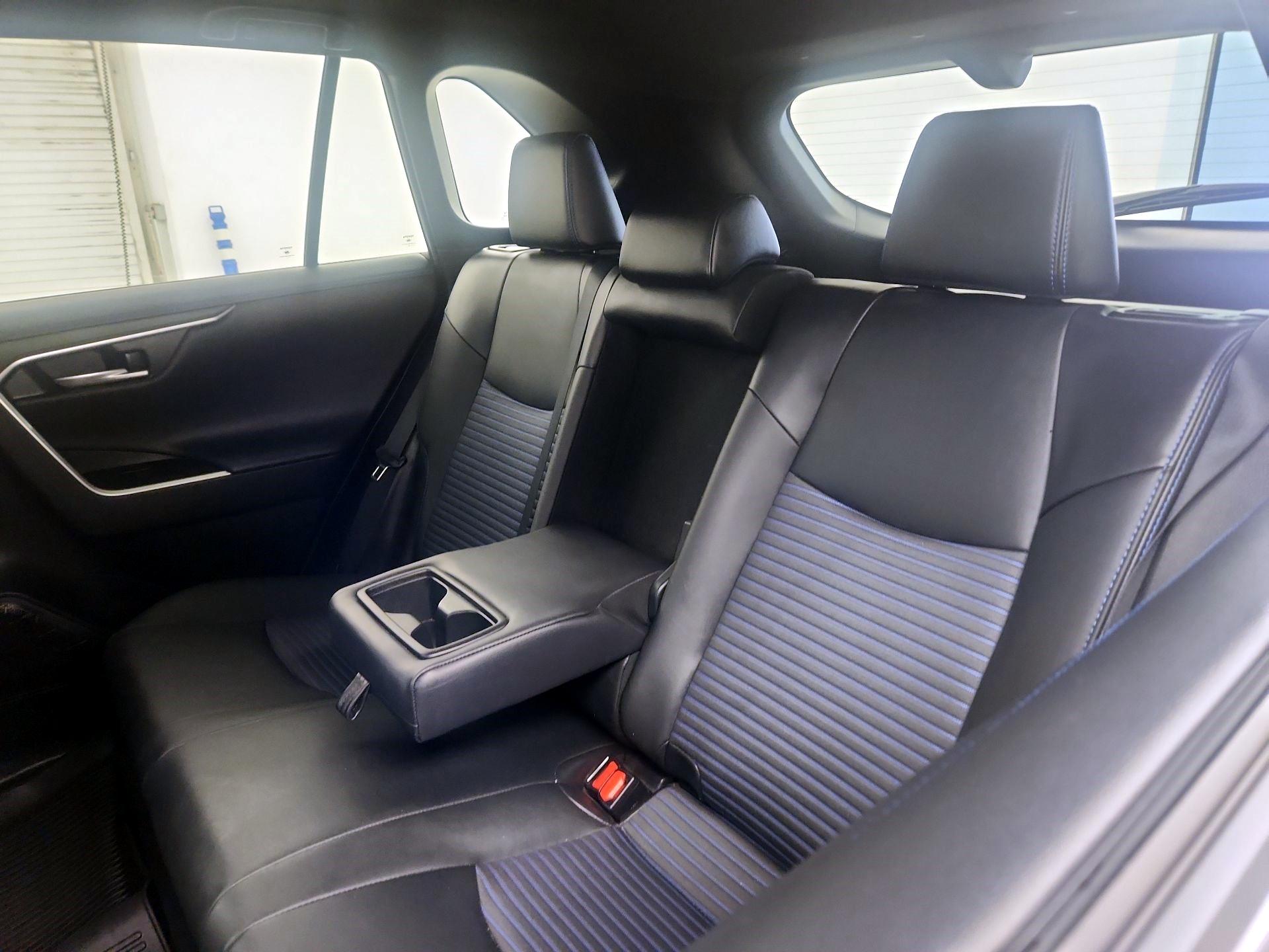 Thumbnail: 2021 Toyota RAV4 - 20