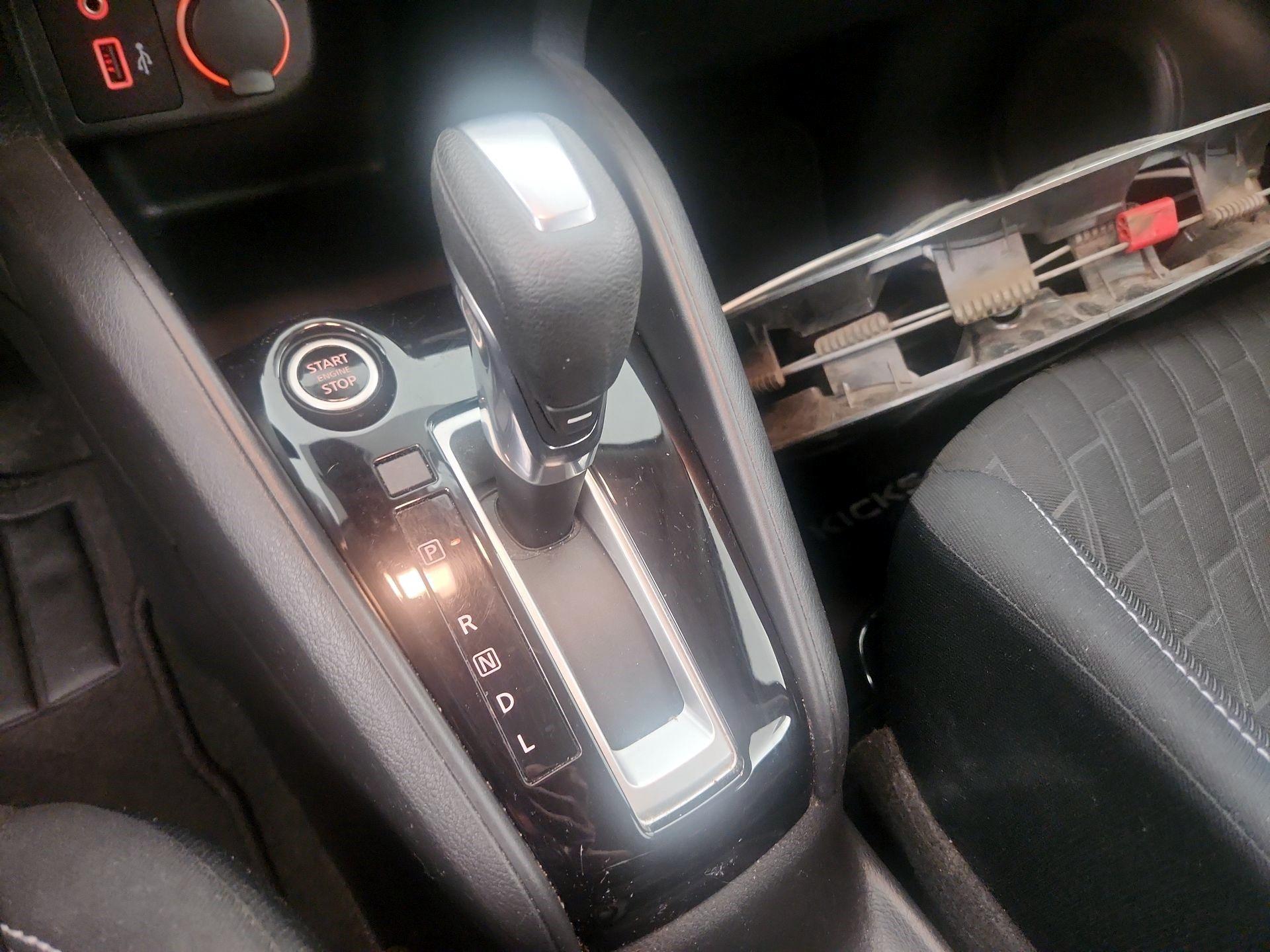Thumbnail: 2021 Nissan Kicks - 17