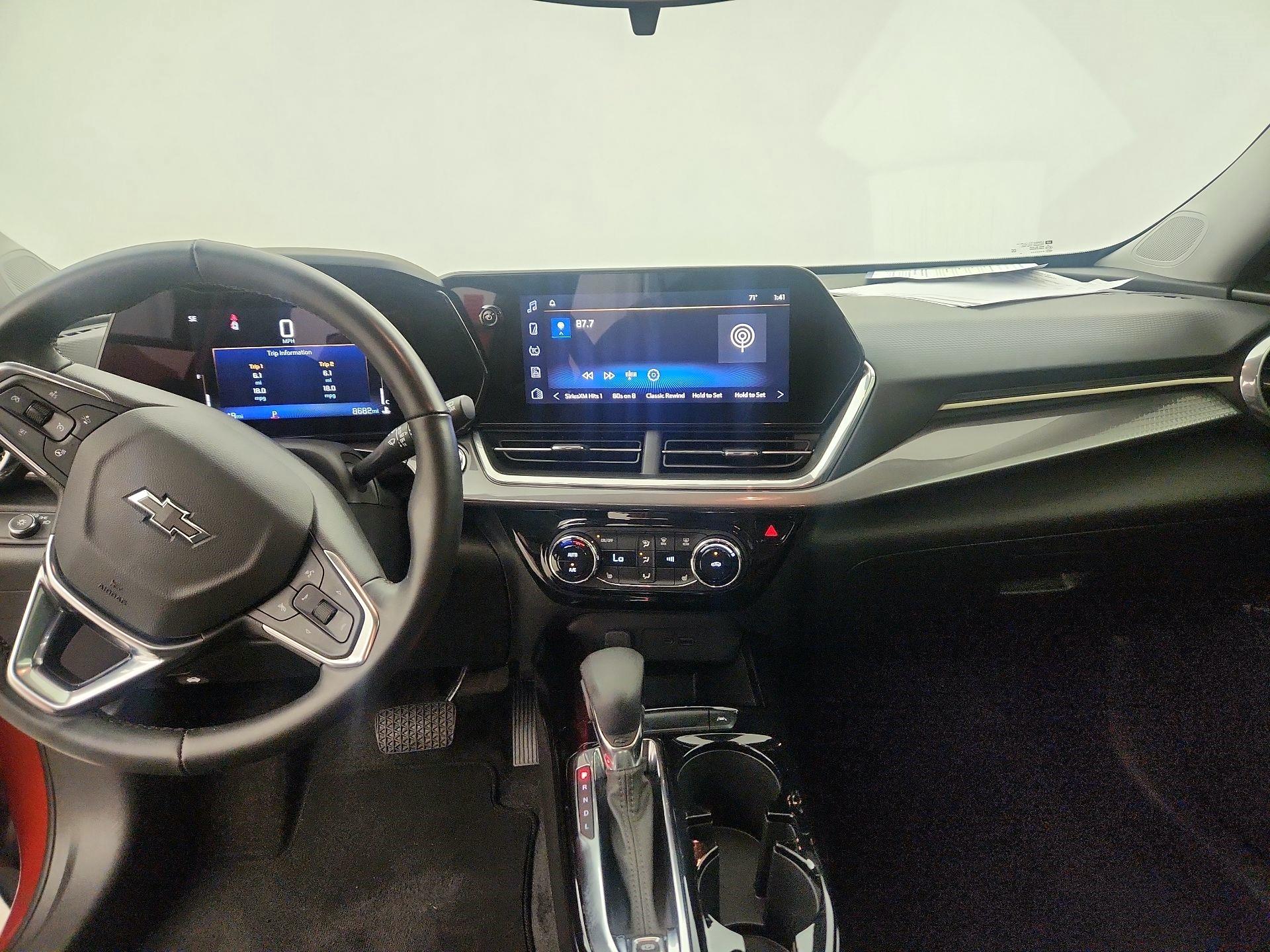 Thumbnail: 2024 Chevrolet Trax - 9