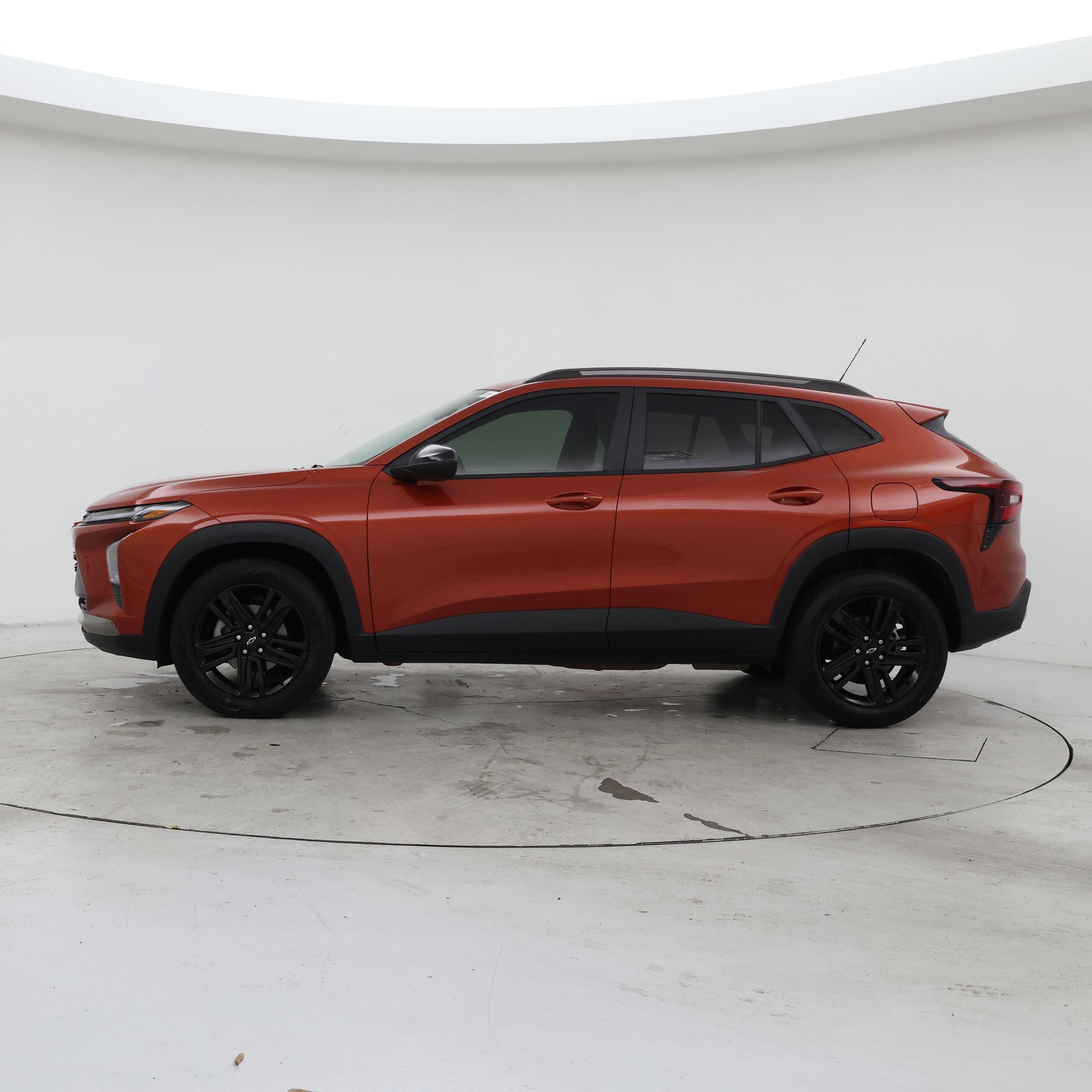 Thumbnail: 2024 Chevrolet Trax - 3