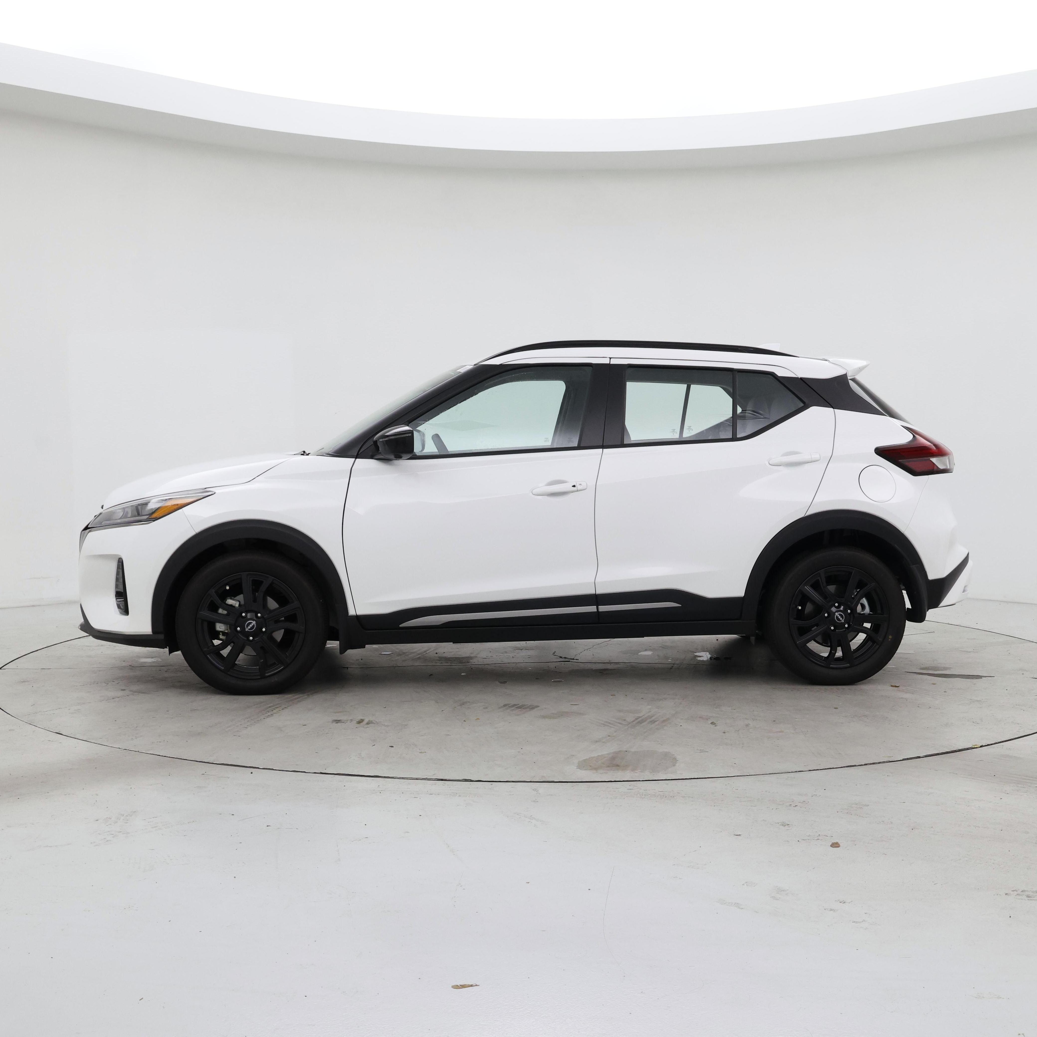 Thumbnail: 2024 Nissan Kicks - 3