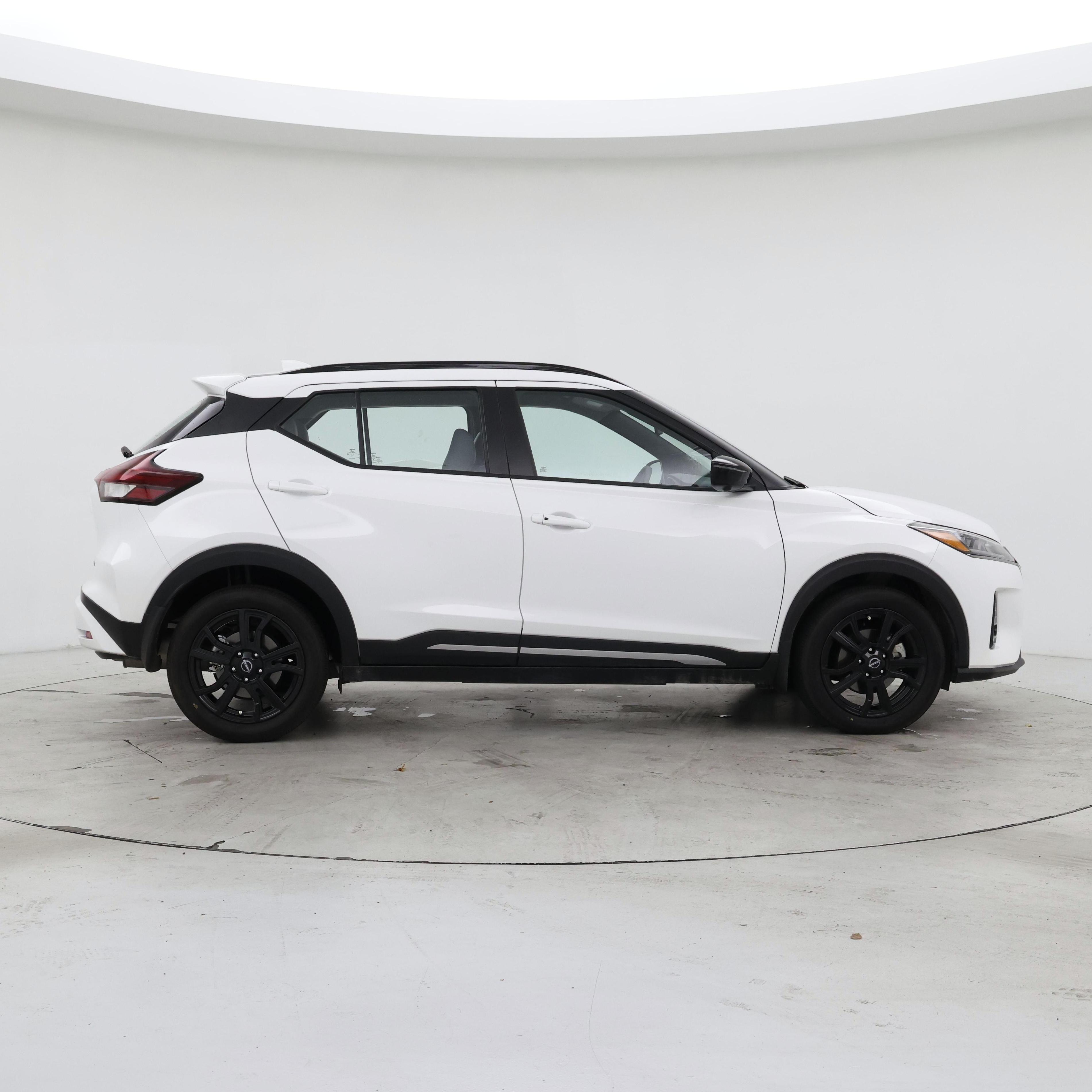 Thumbnail: 2024 Nissan Kicks - 7