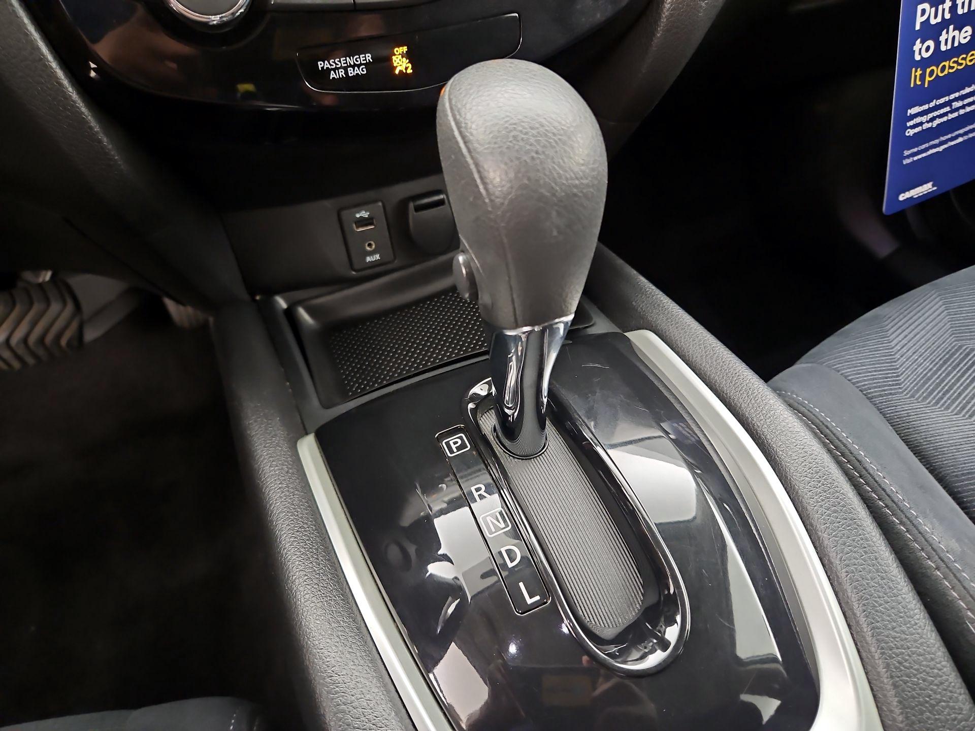 Thumbnail: 2016 Nissan Rogue - 18