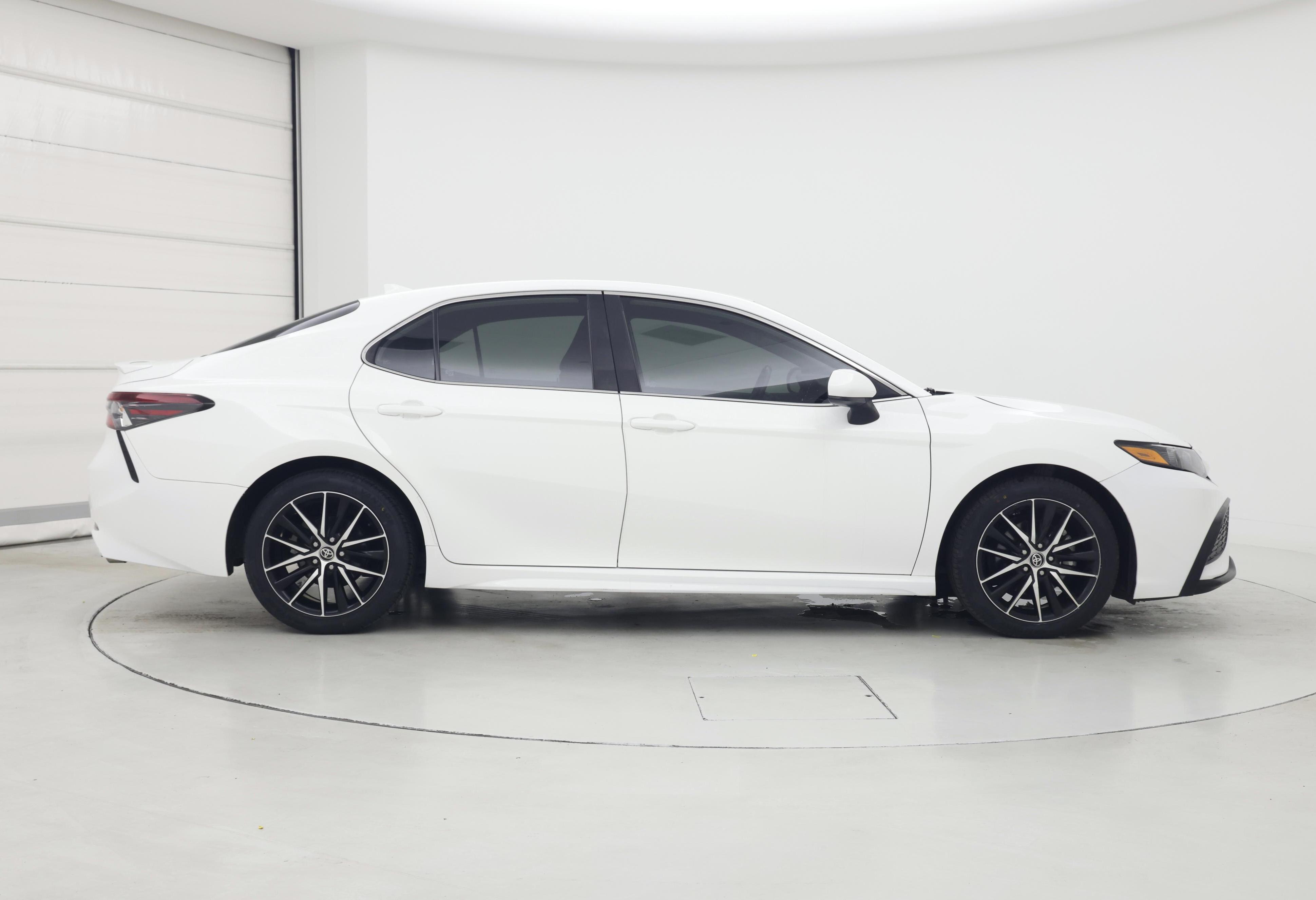 Thumbnail: 2021 Toyota Camry - 7