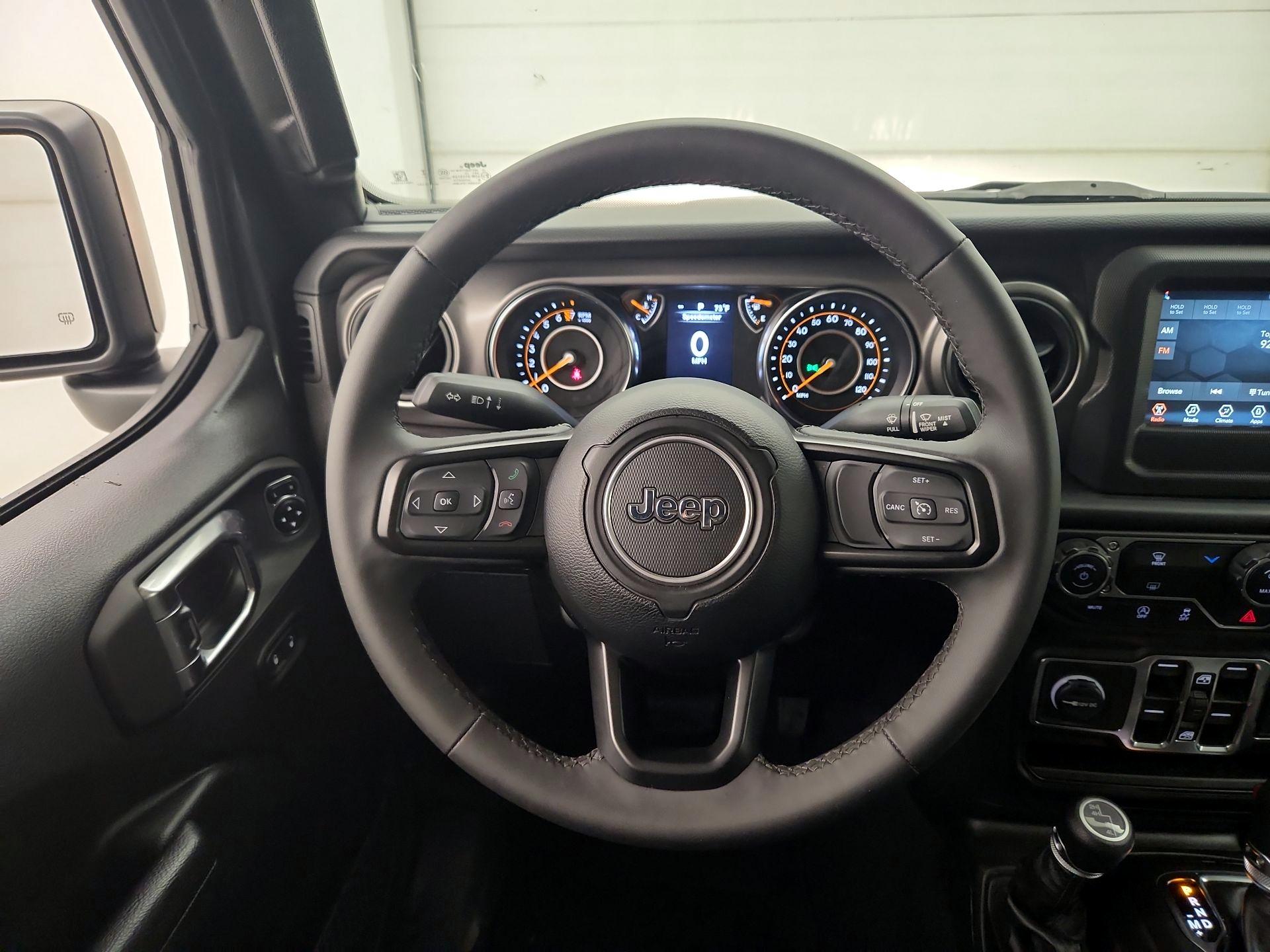 Thumbnail: 2023 Jeep Gladiator - 10