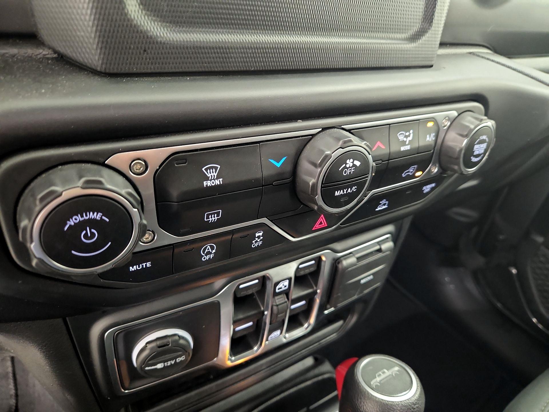 Thumbnail: 2023 Jeep Gladiator - 16