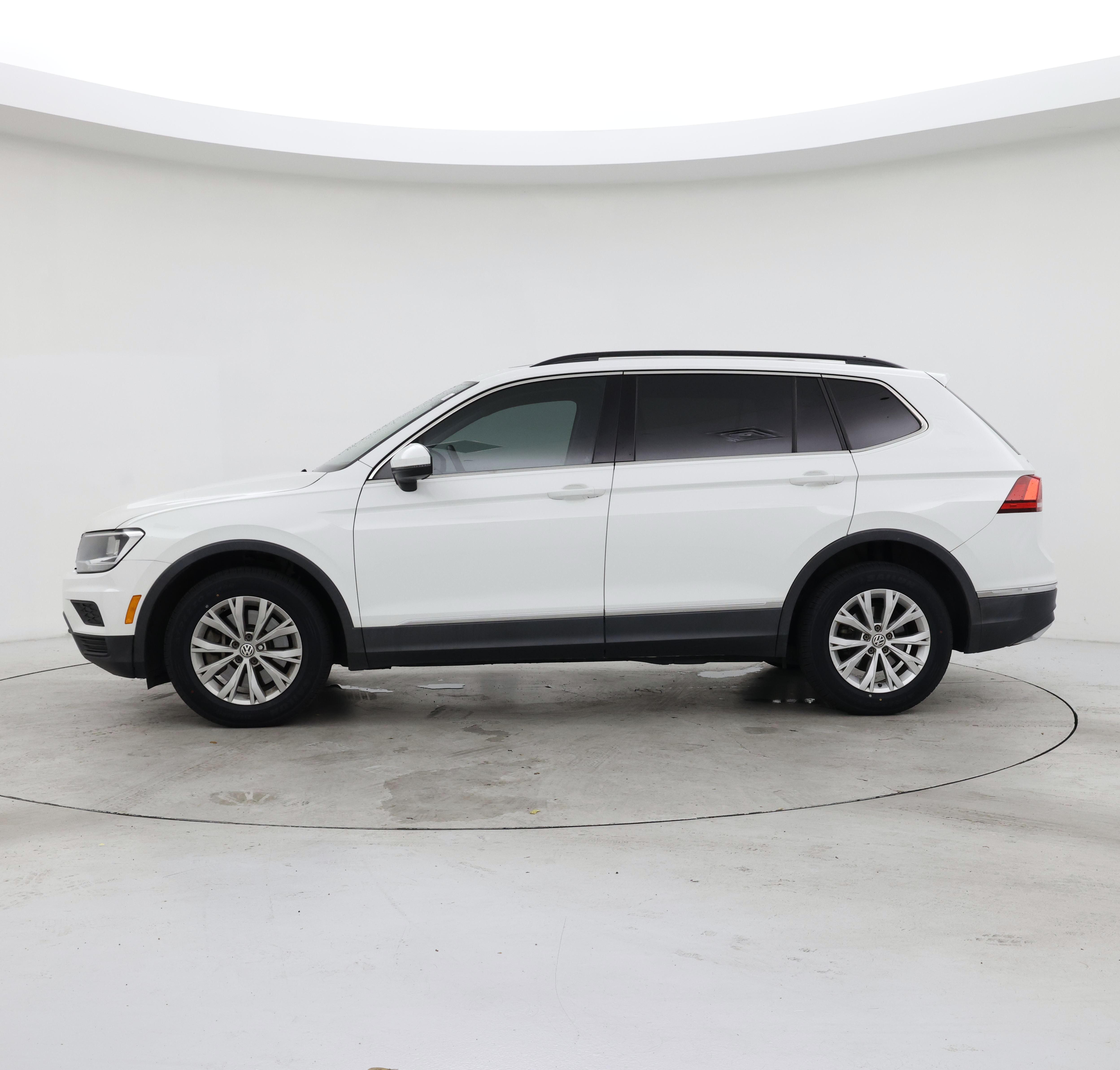 Thumbnail: 2018 Volkswagen Tiguan - 3